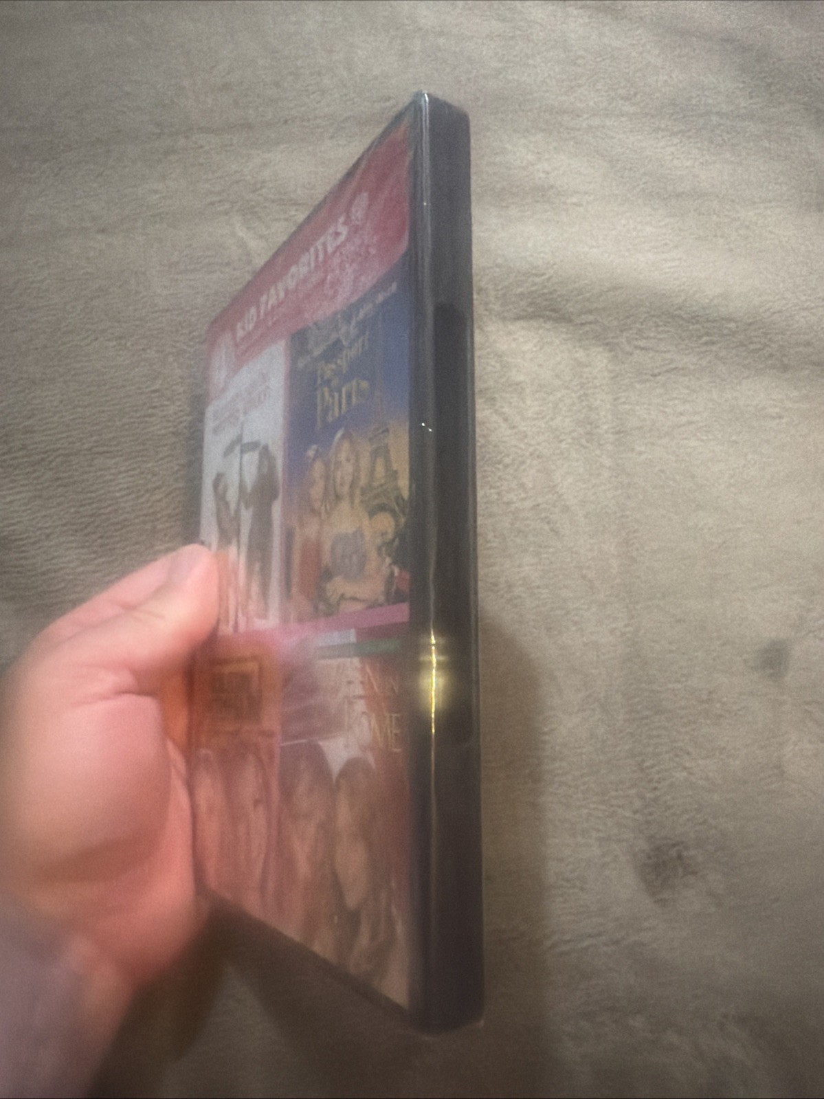 4 Kid Favorites: Mary-Kate & Ashley Travel the World (DVD, 2013, 4-Disc Set)
