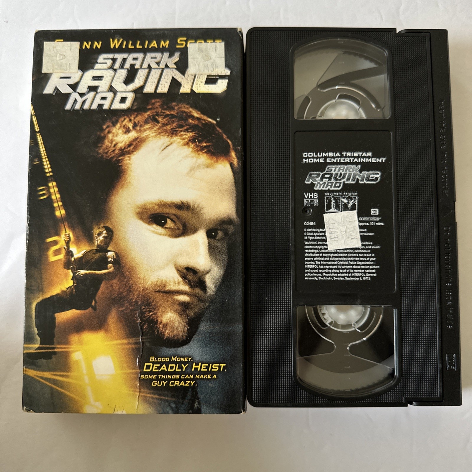 Stark Raving Mad VHS 2002 Action Comedy Sean William Scott Lou Diamond Phillips