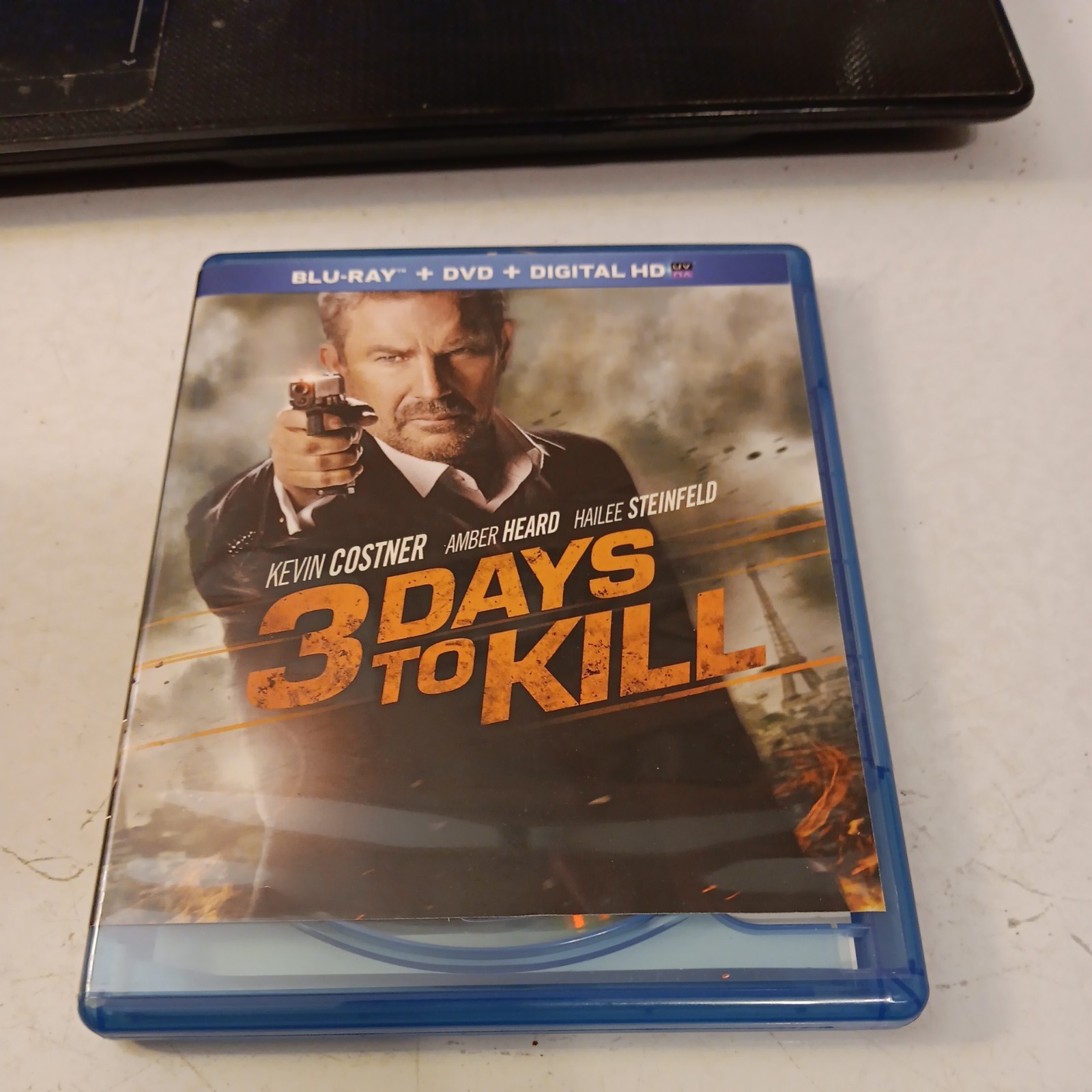 3 Days to Kill (Blu-ray/DVD, 2014, 2-Disc Set)