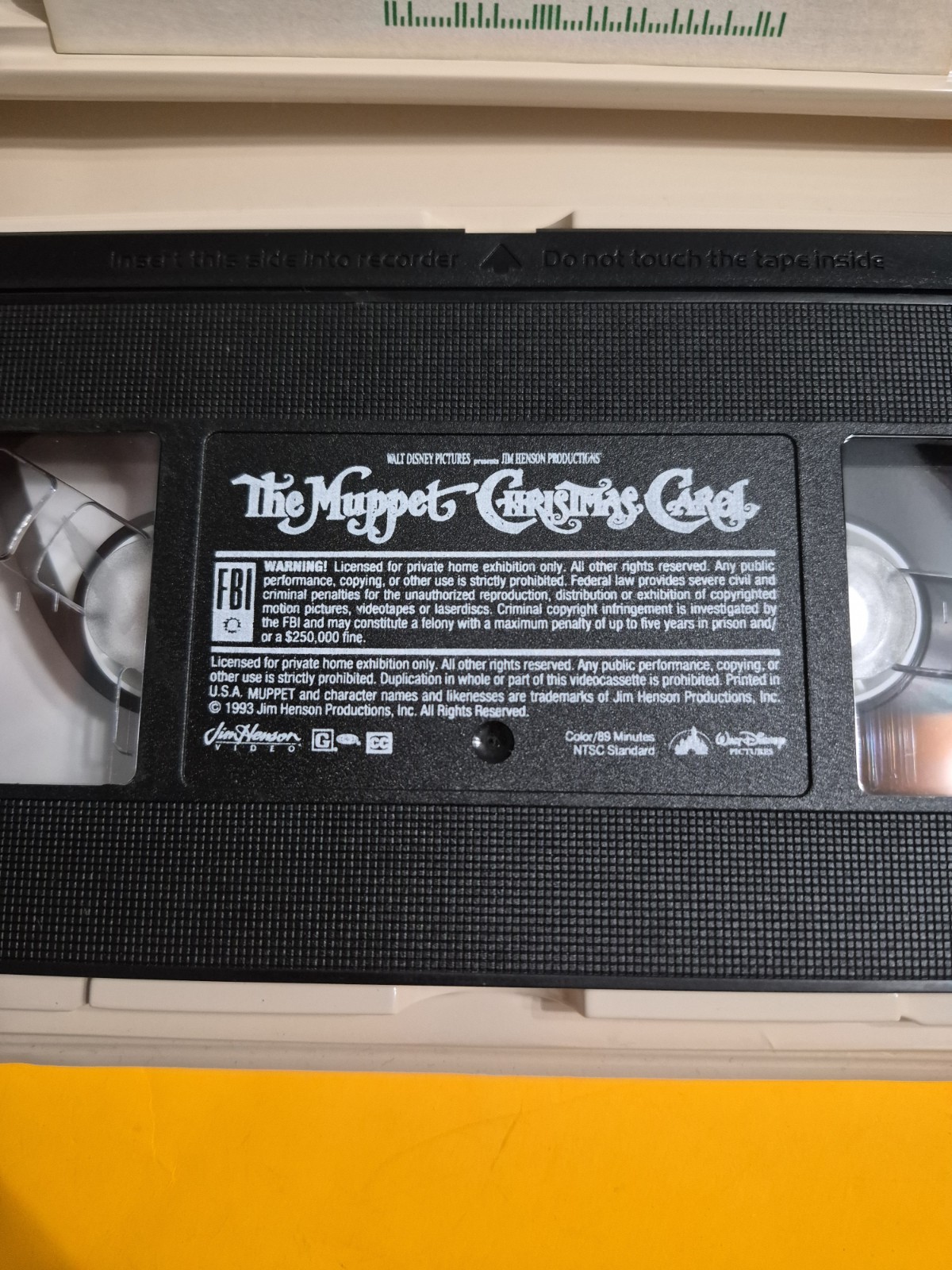 The Muppets Christmas Carol Jim Henson 1993 VHS Video Tape Clamshell Case