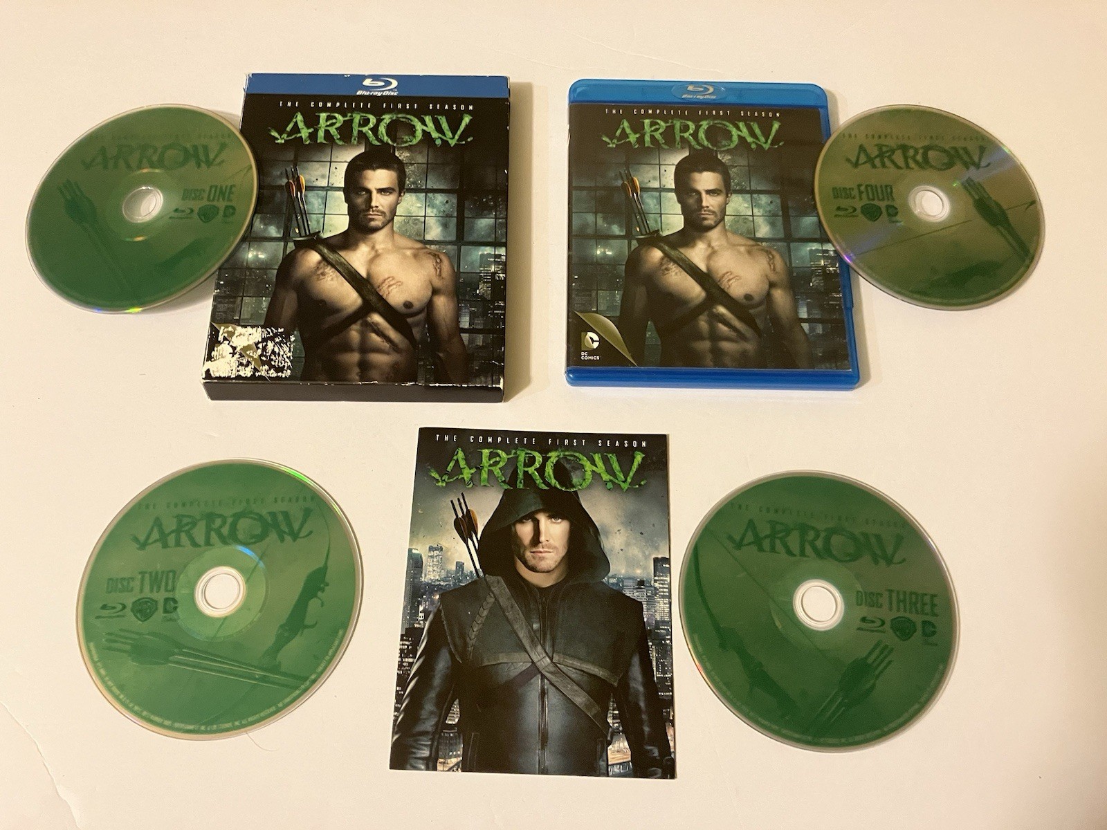 ARROW THE COMPLETE FIRST SEASON BLU-RAY 2012 STEPHEN AMELL EMILY BETT RICKARDS