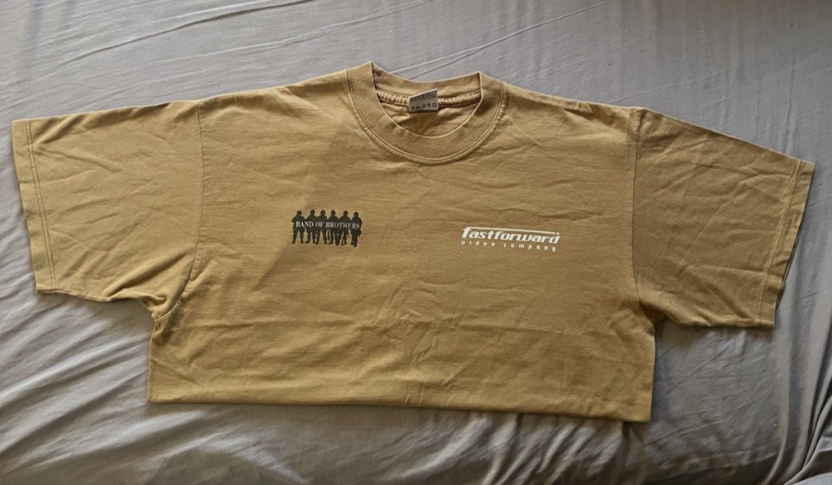 BAND OF BROTHERS – ORIGINAL FILM CREW T-SHIRT – FILM PROP – EXTREMELY RARE