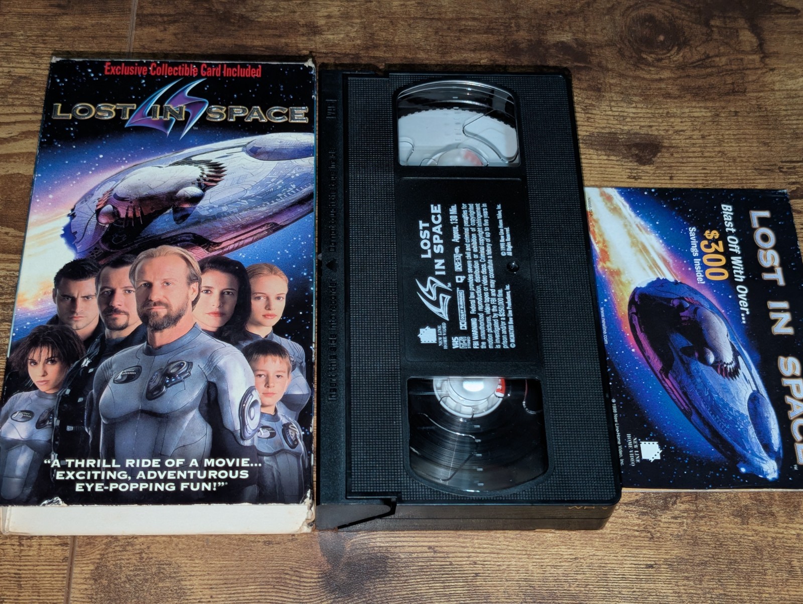 Lost In Space VHS w/ Inserts – William Hurt, Gary Oldman, Mimi Rogers