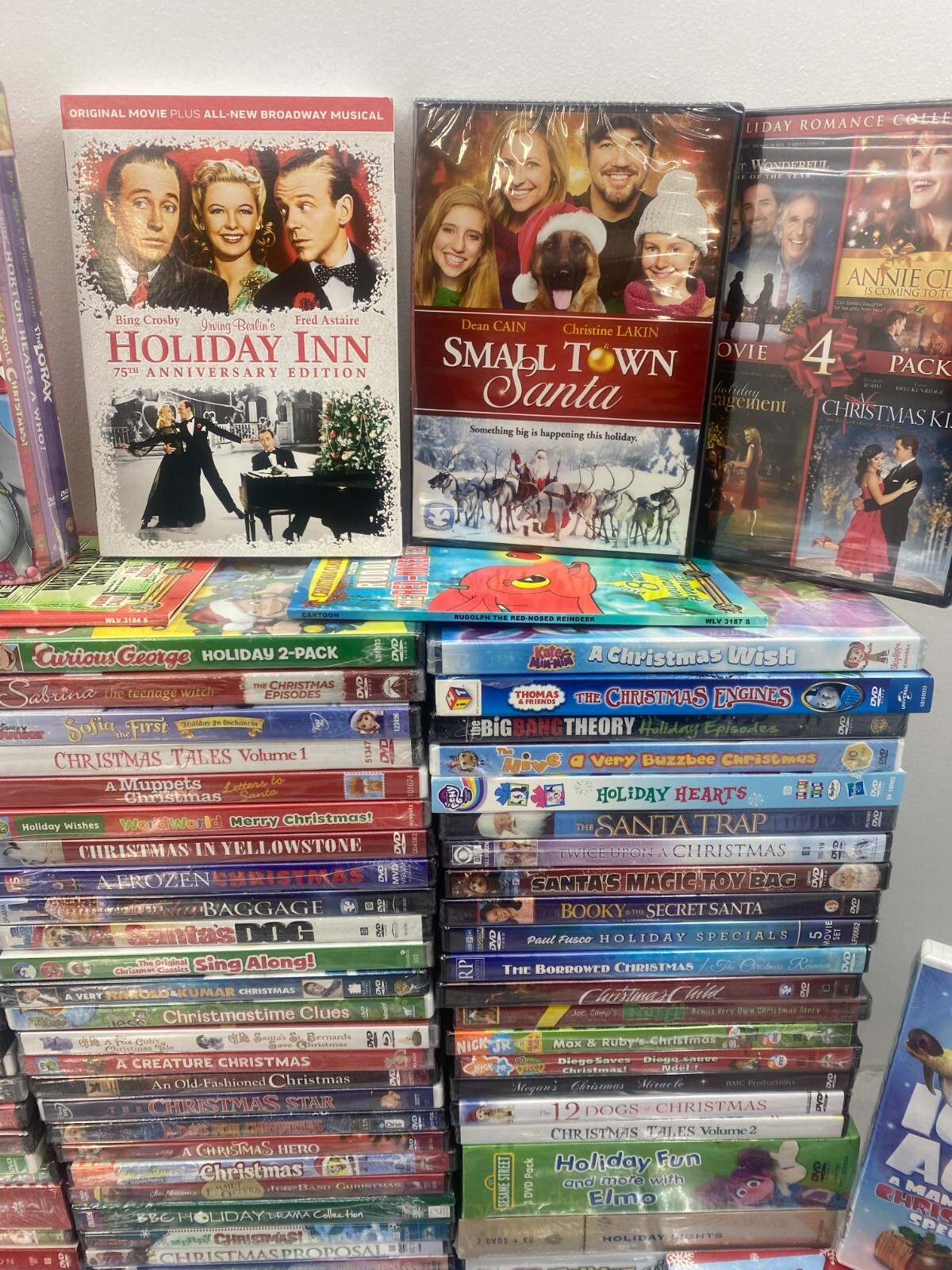 CHRISTMAS HOLIDAY MOVIES PICK & CHOOSE NEW FLAT RATE SHIPPING – DISNEY, HALLMARK