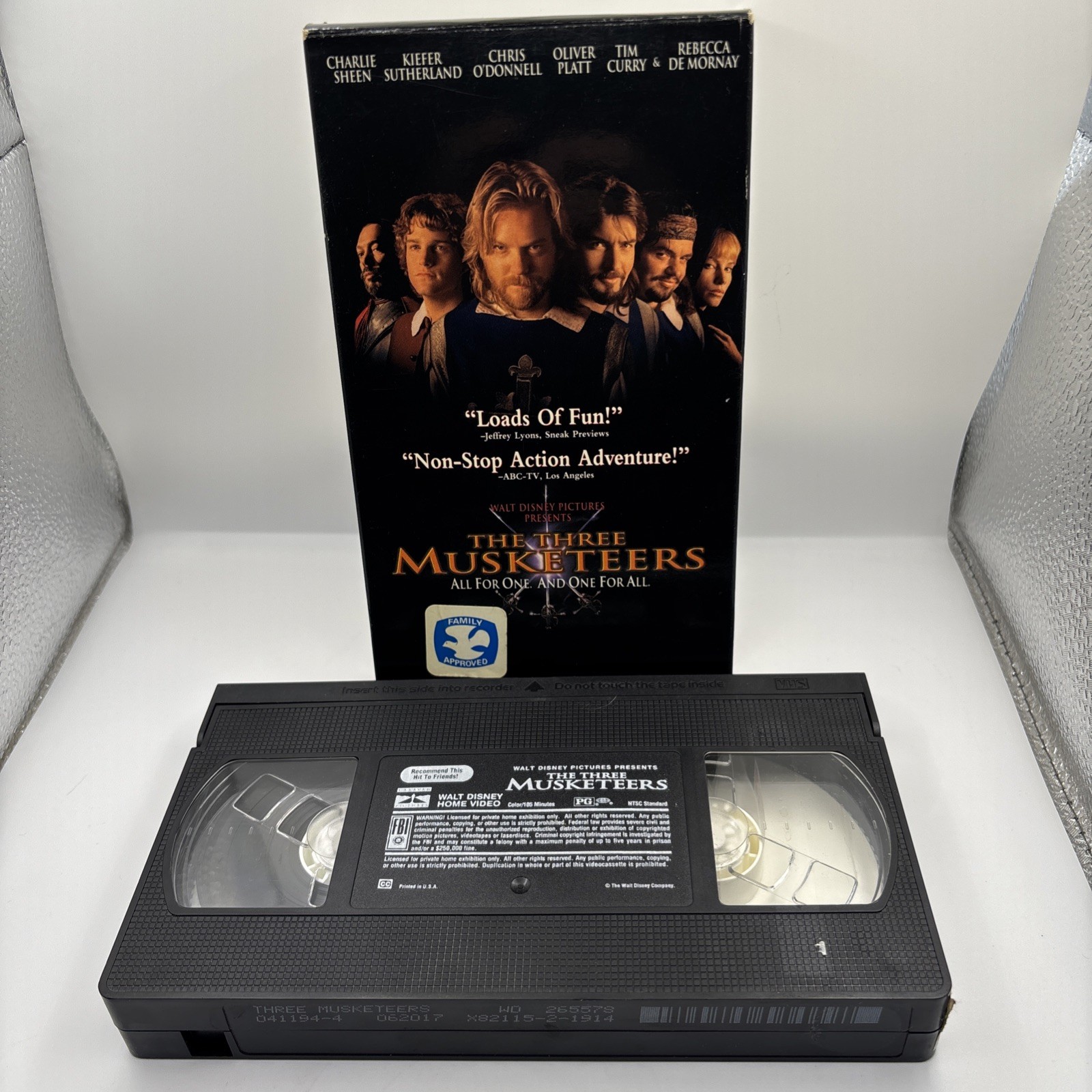 Three Musketeers – VHS – 1993 – Charlie Sheen – Kiefer Sutherland – Oliver Platt