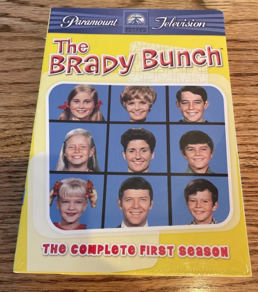 NEW🔥The Brady Bunch – The Complete First Season (DVD, 2005, 4-Disc Set)🔥