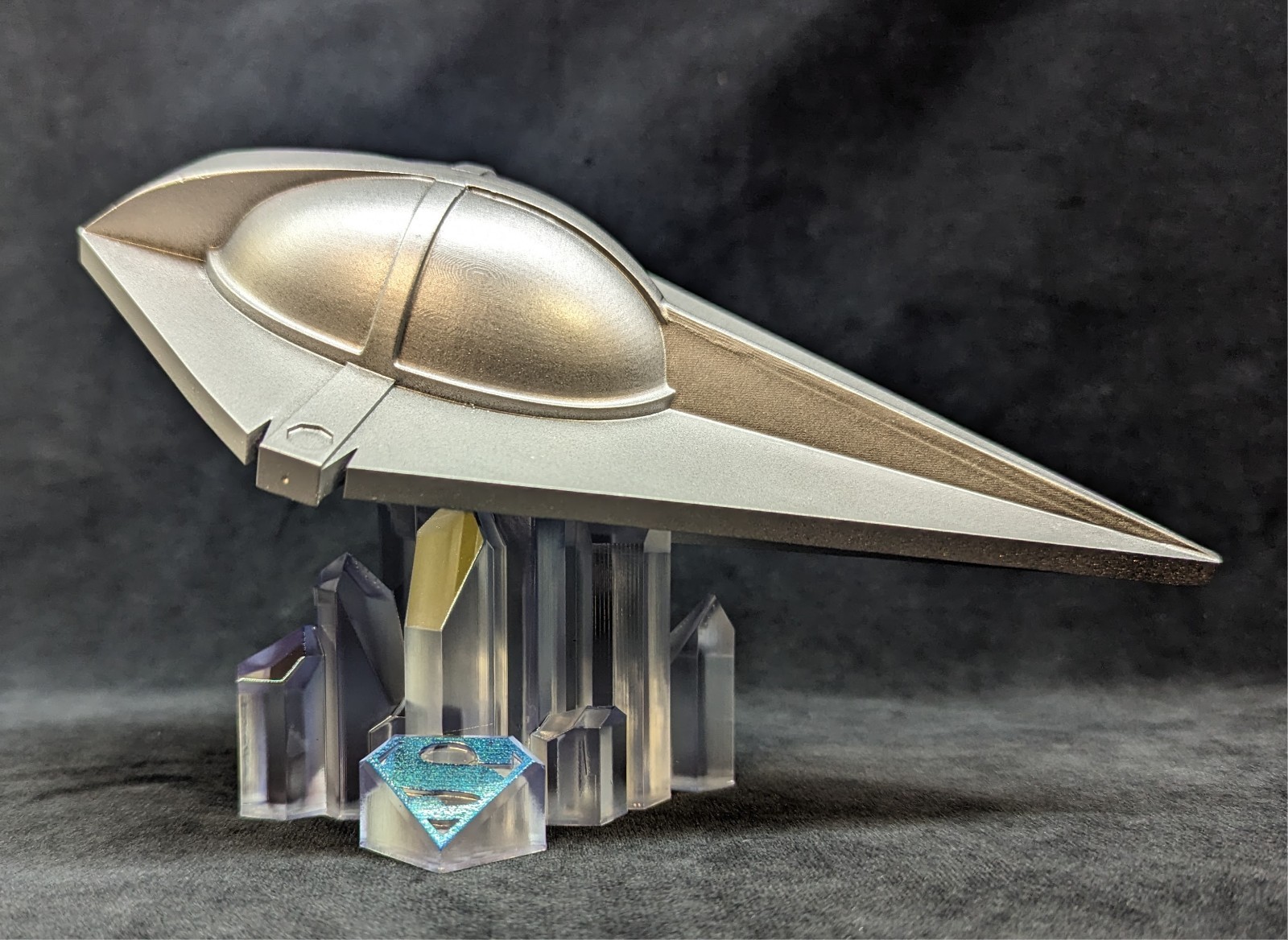 Smallville – Kal-El’s Ship – 200mm 3D printed painted model with crystal stand