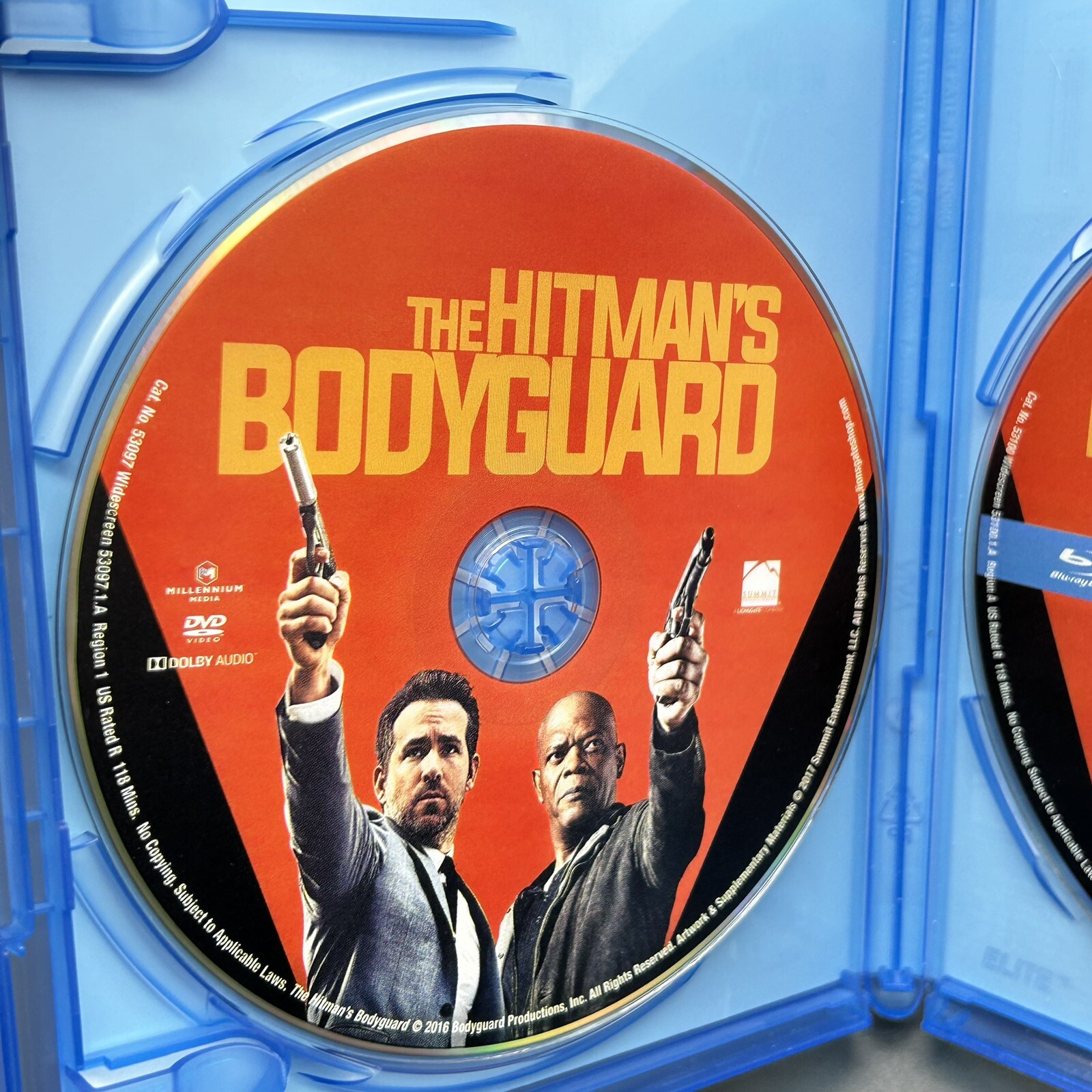 The Hitman’s Bodyguard [Blu-ray + DVD] w/ Slipcover *