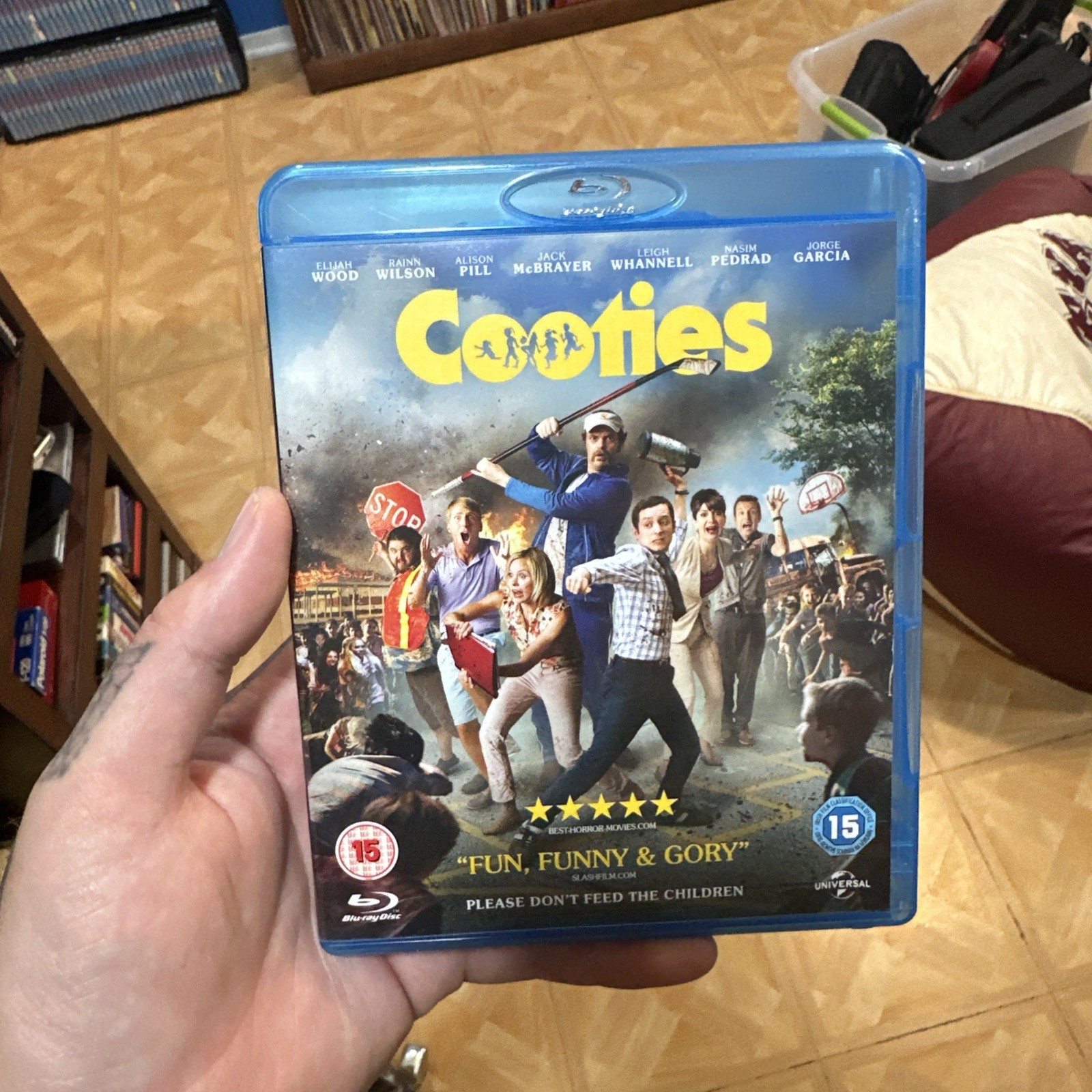 Cooties (Blu-ray, 2015) Elijah Wood Rainn Wilson UK Import Dark Comedy Horror