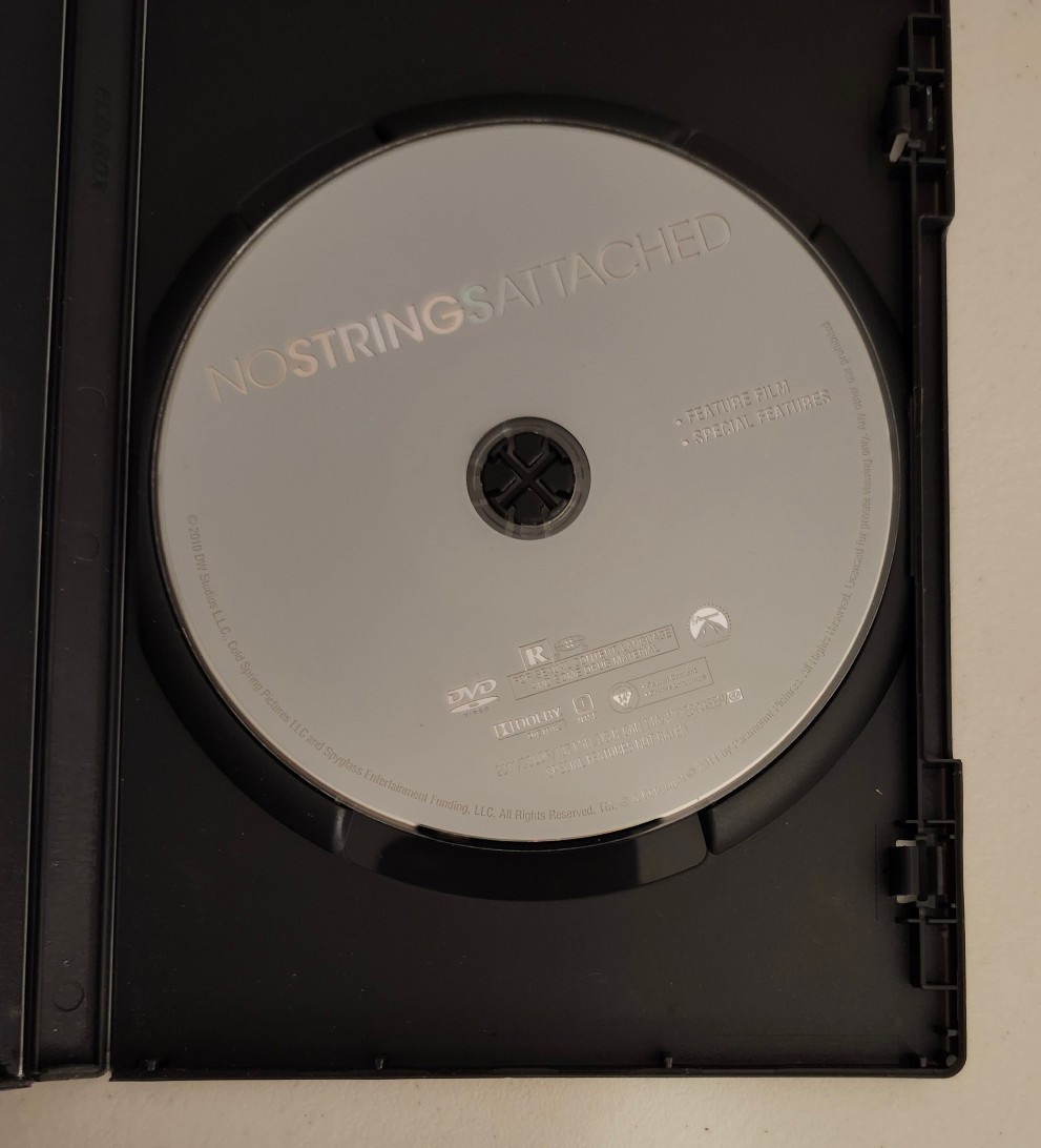 No Strings Attached DVD 2011 Rom-Com Movie Natalie Portman Ashton Kutcher