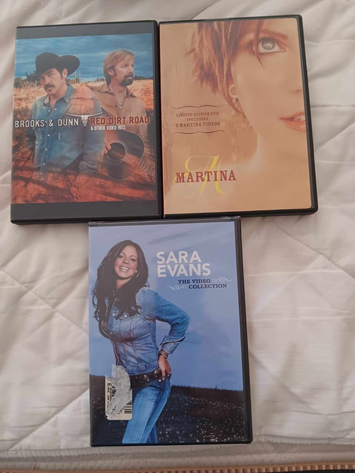 3 COUNTRY DVDS