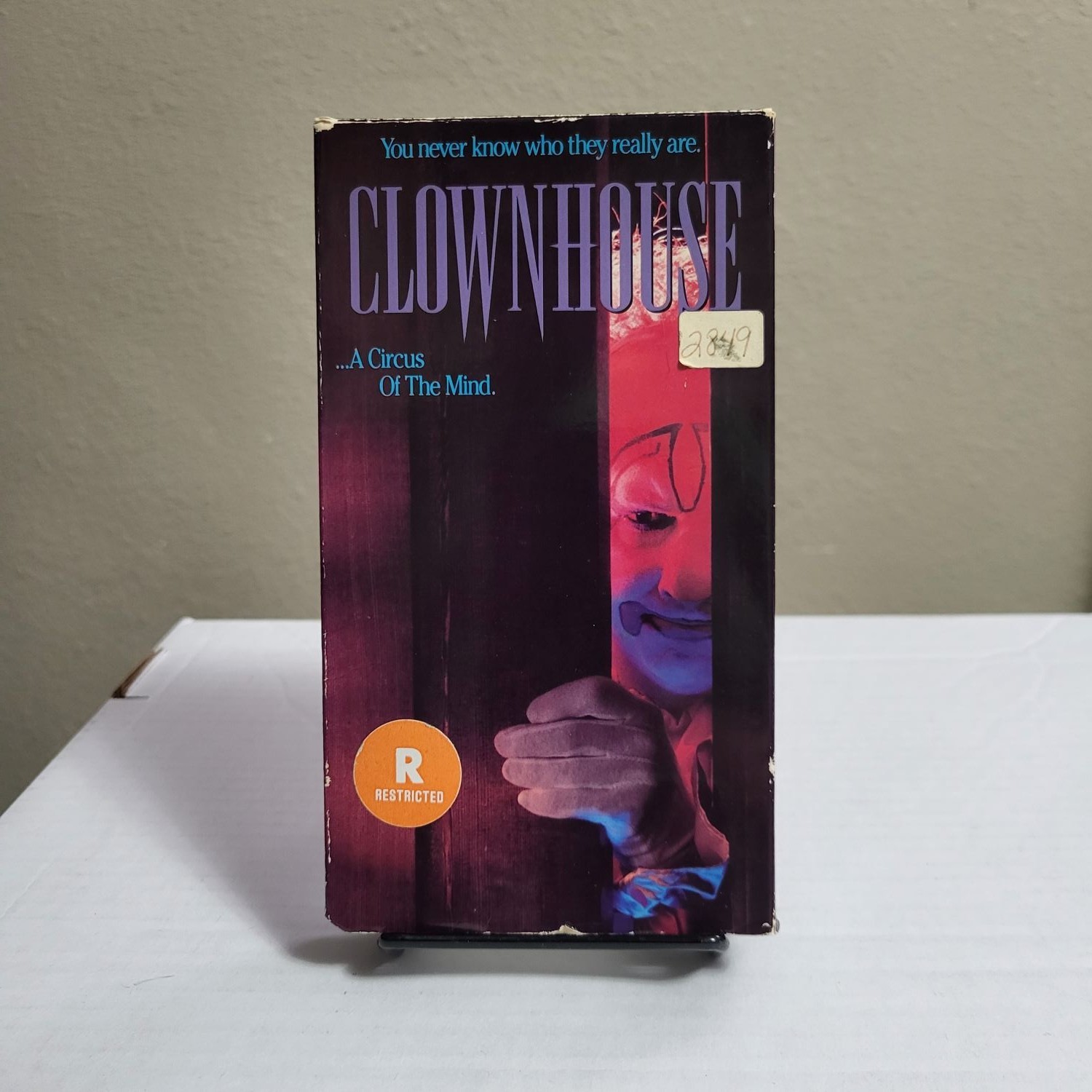 Clownhouse (1989) VHS – 1990 RCA/Columbia Release. Horror/Thriller.