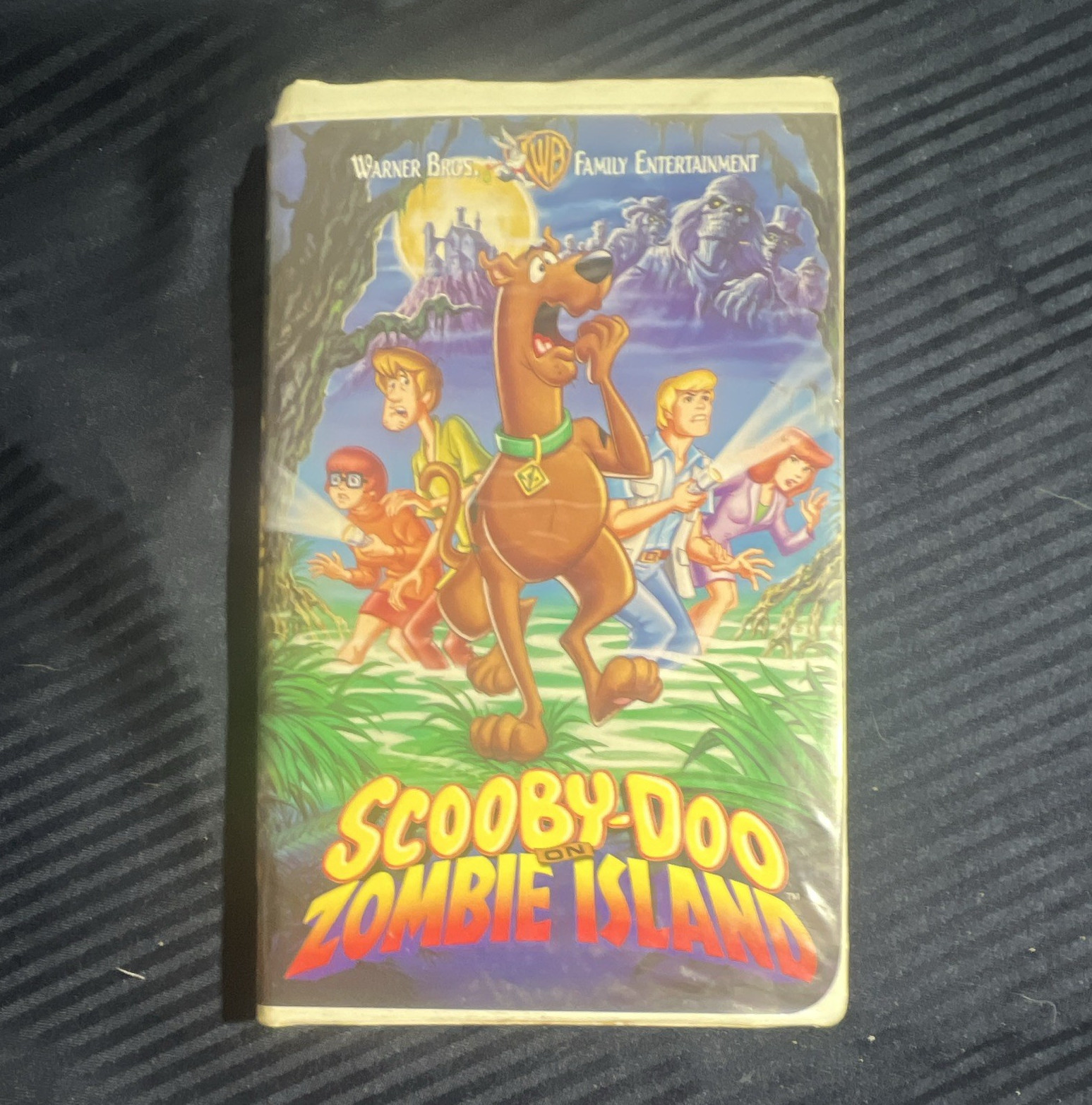 Warner Home Video Scooby-Doo on Zombie Island VHS 1998 NR NTSC Clamshell