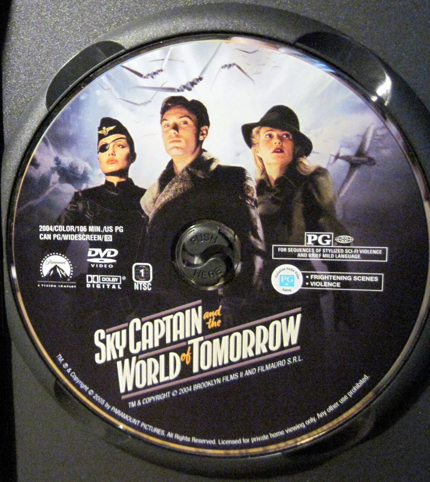 SKY CAPTAIN AND THE WORLD OF TOMORROW, 2004 DVD, J. Law, Paltrow, Jolie, 106min
