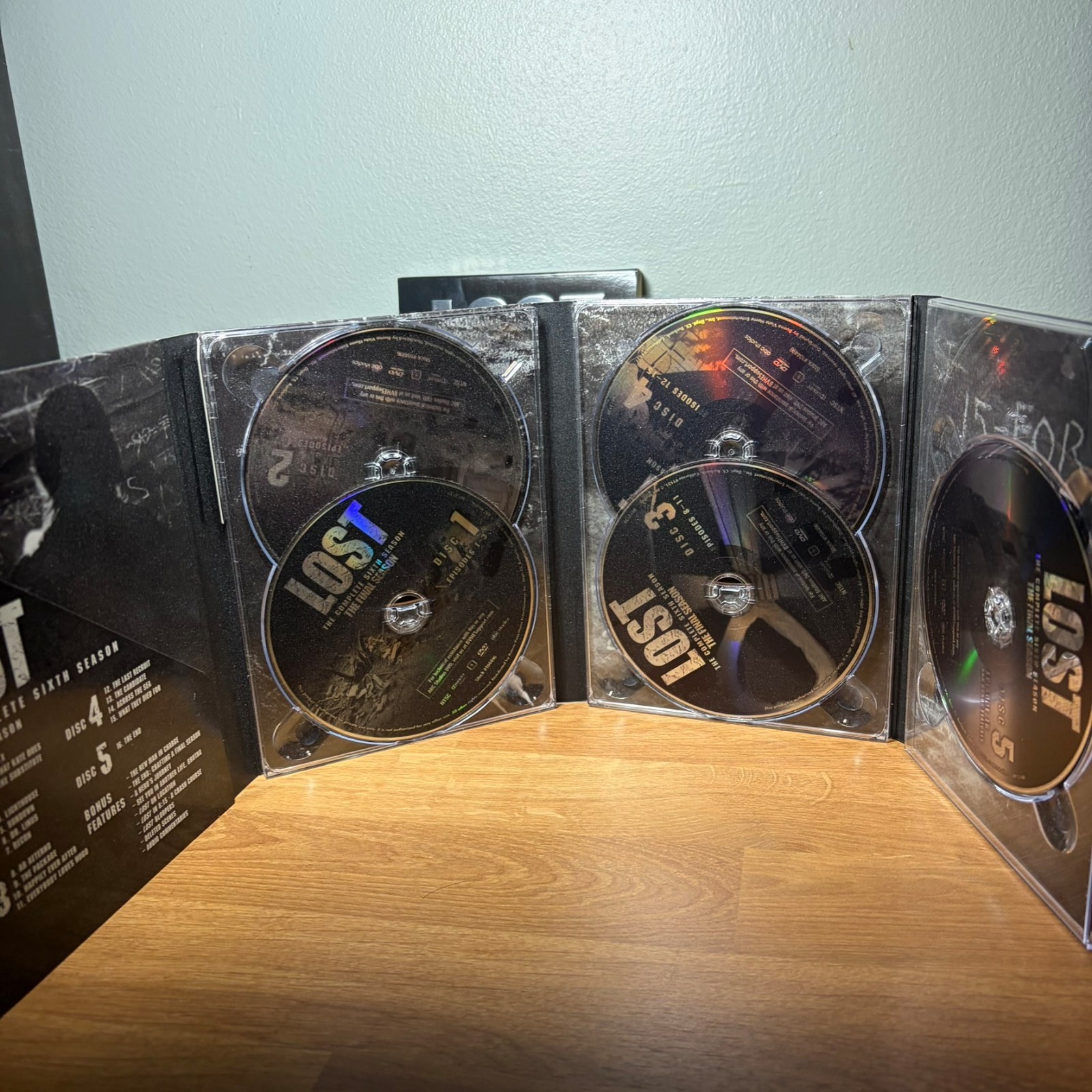 Lost: The Complete Sixth Season 6 Final (DVD, 2010, 5-Disc Set)