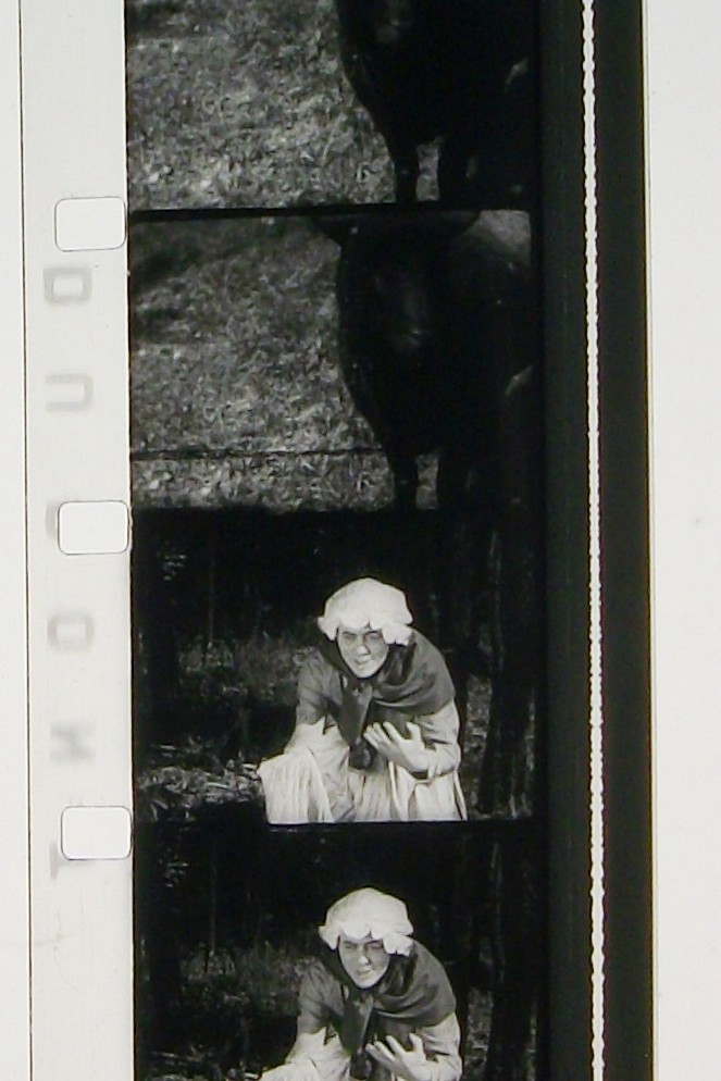 THE THIRSTING STONES 16MM MOVIE FILM REEL & CAN W78