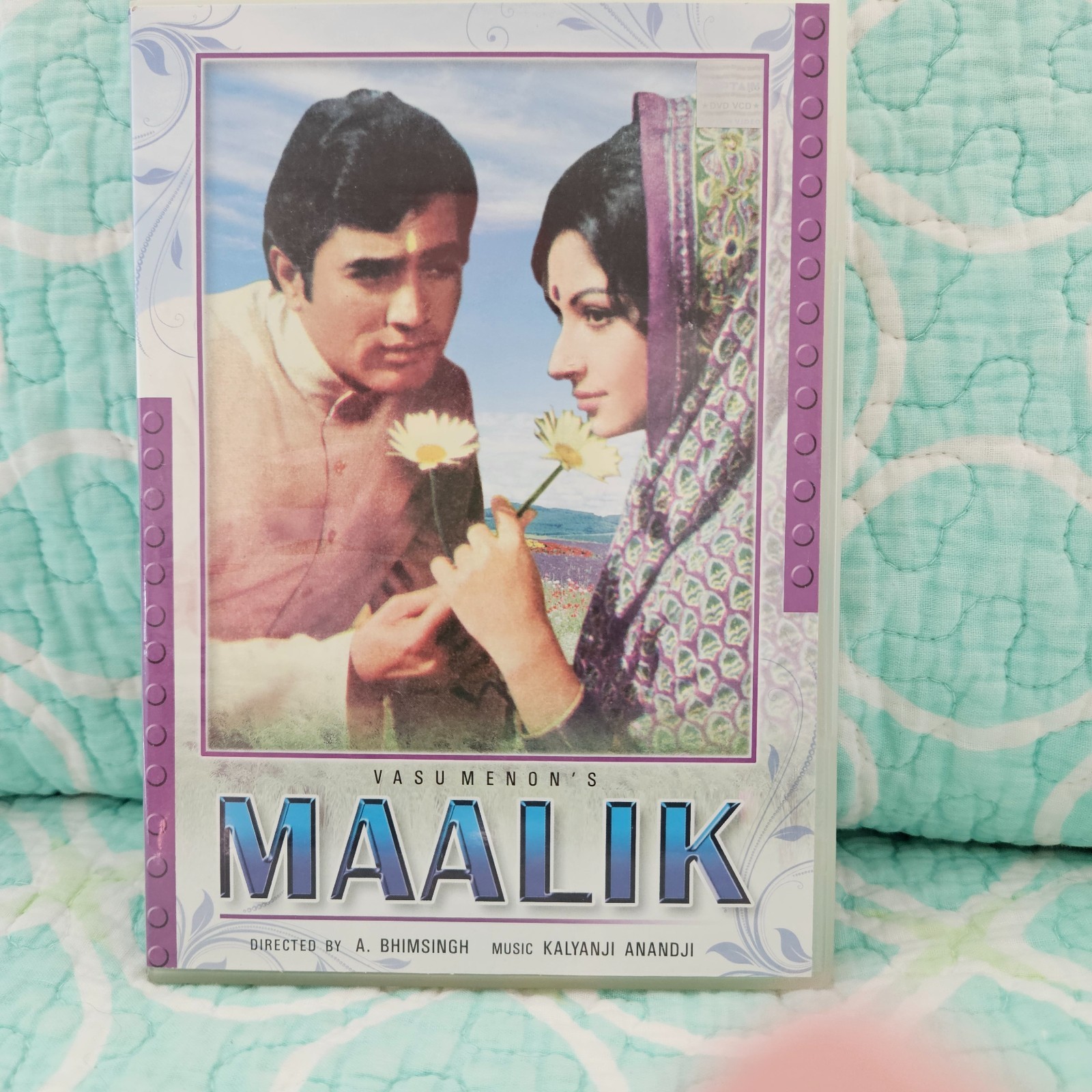 Lot of 10 Bollywood DVDs – Classics of the 60s and 70s