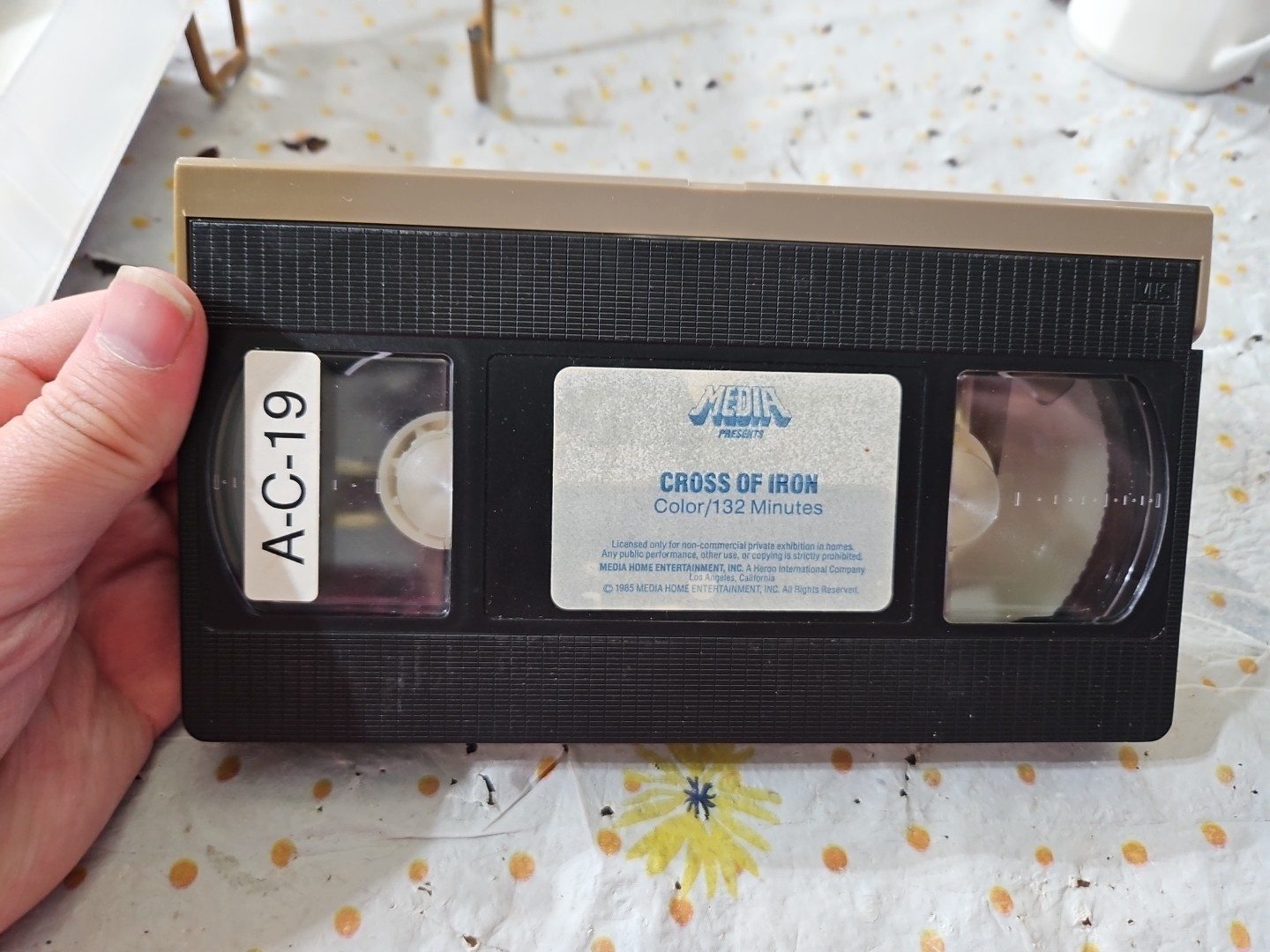 Cross Of Iron – VHS- Sam Peckinpah James Coburn – Ex-Rental.