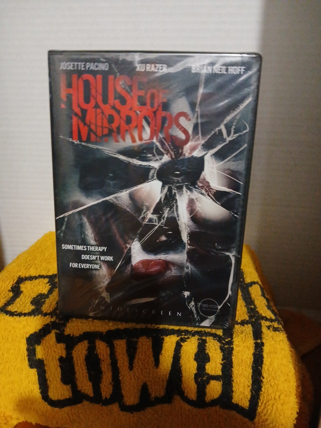 House Of Mirrors (2014 DVD 80 Min NR) Josette Pacino Xiu Razor Brian Neil…