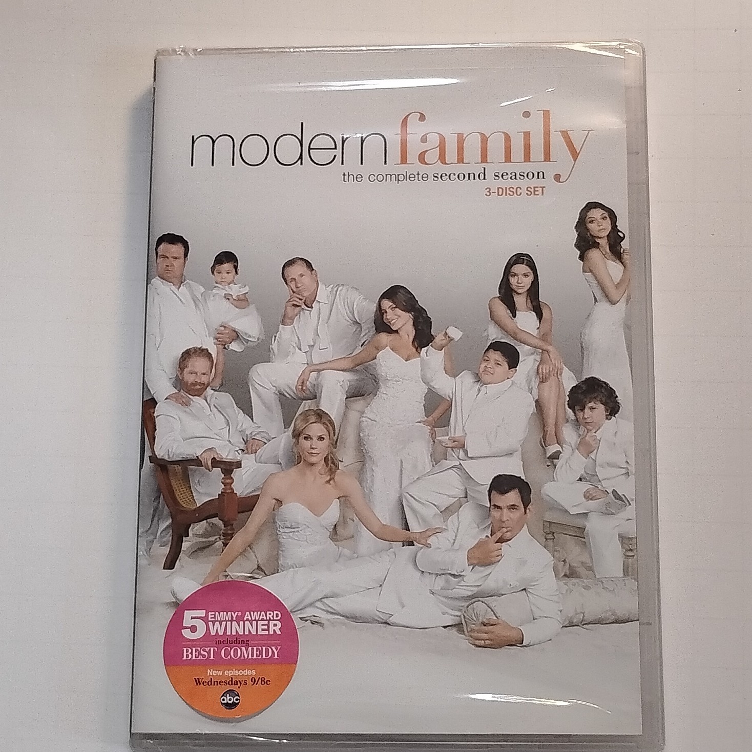 20th Century Fox Modern Family Complete Second Season DVD 3-Disc Set Widescreen