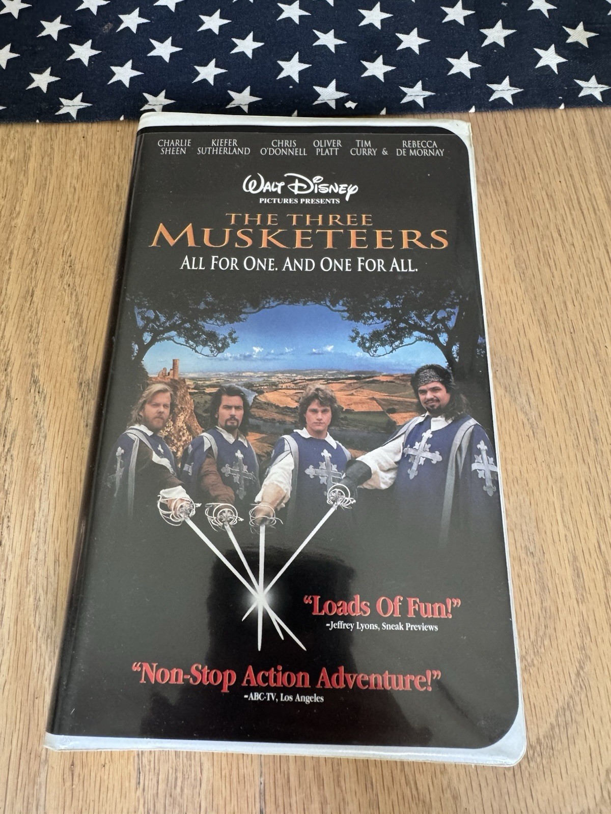 1994 Walt Disney the Three Musketeers VHS Clamshell Excellent