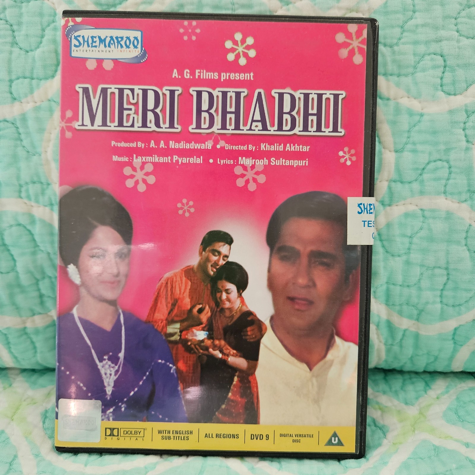 Lot of 10 Bollywood DVDs – Classics of the 60s and 70s