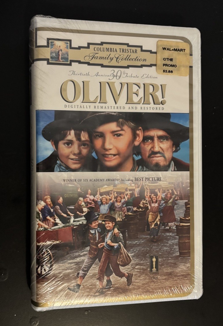 Oliver (VHS, 1998, 30th Anniversary Tribute Edition Clam Shell Duracase)