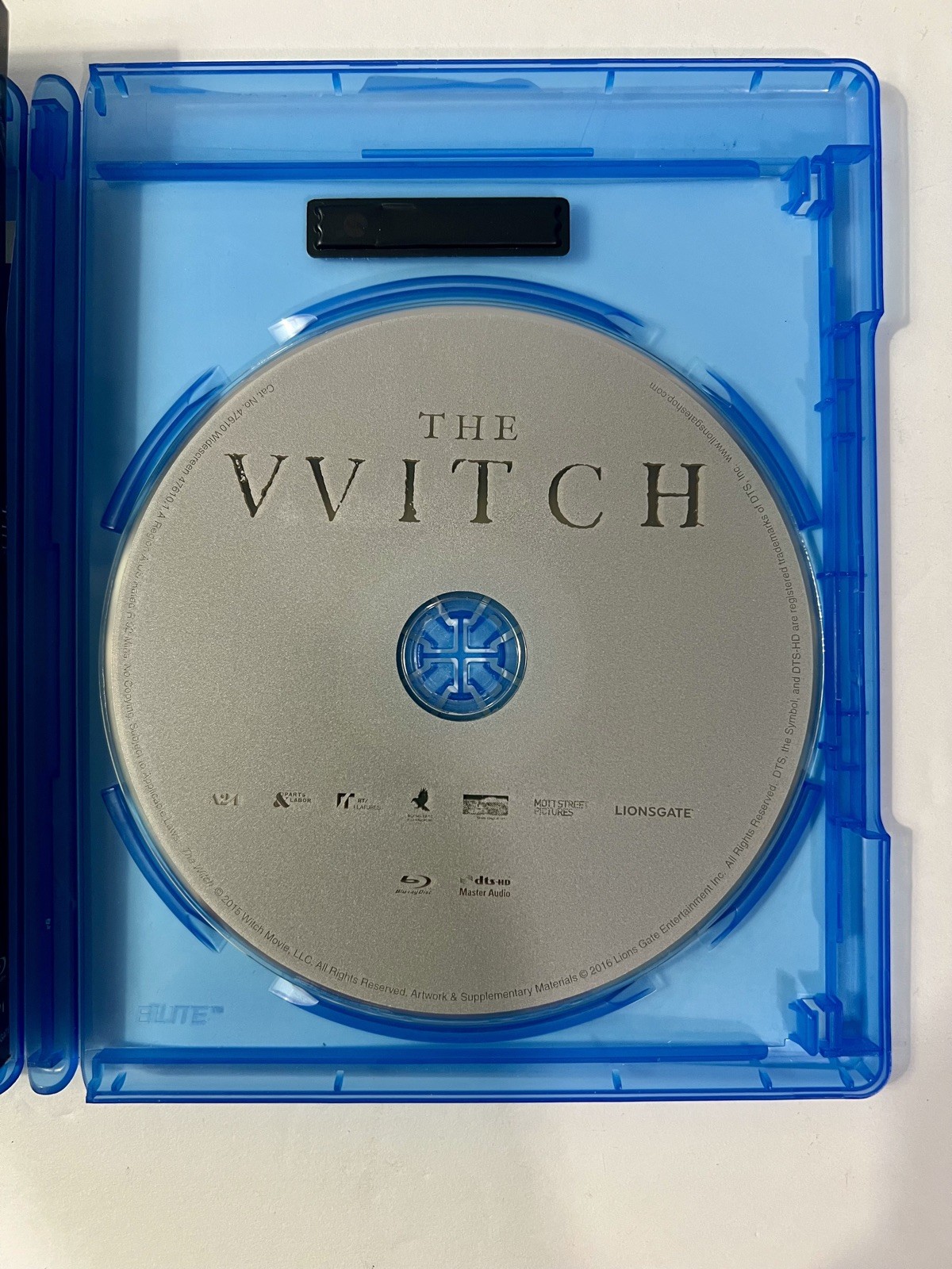 The Witch Blu-Ray + Digital HD 2015 Pre Owned Untested