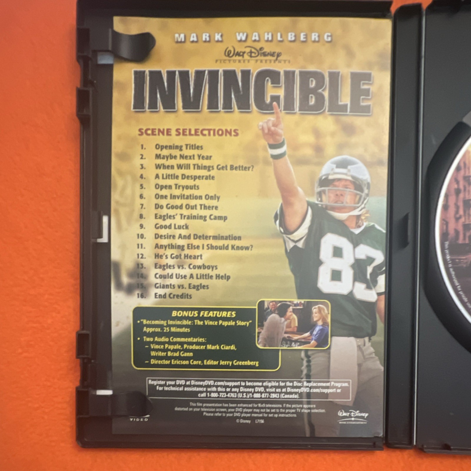Walt Disney Invincible (DVD, Widescreen, Mark Wahlberg, Greg Kinnear 2006)