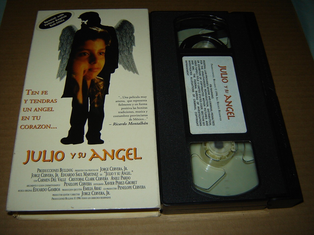 Julio y Su Angel VHS 1996 Spanish language with English subtitles 98 minutes