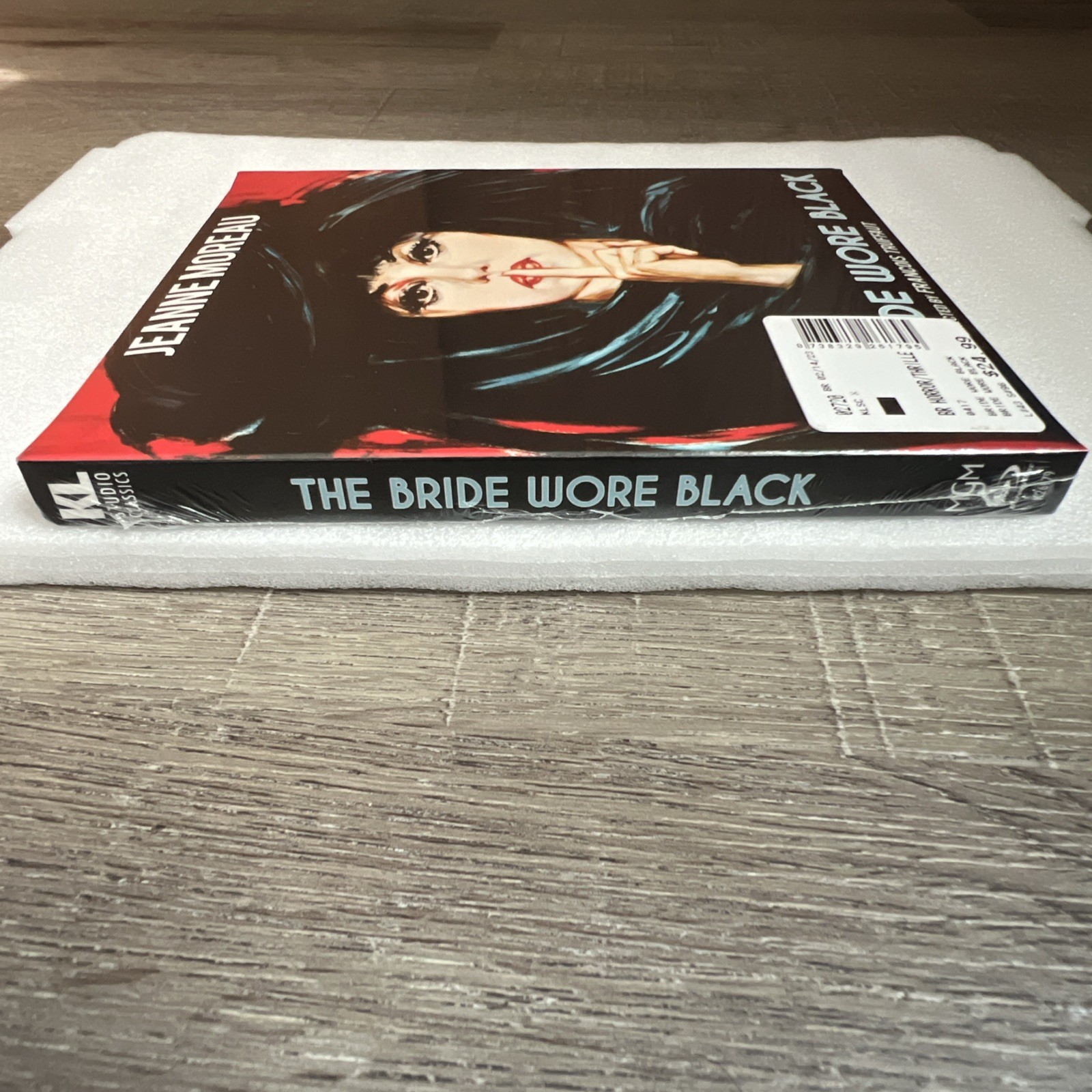 The Bride Wore Black (KL Studio Classics Blu-ray, 1968) New Sealed OOP Slipcover