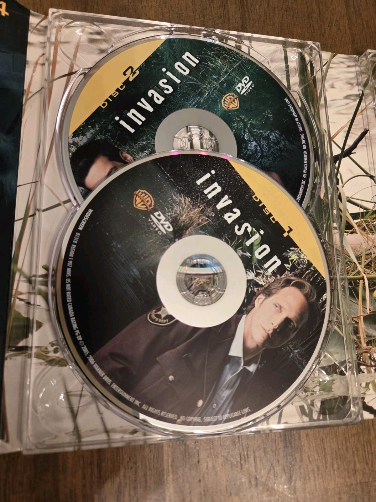 INVASION DVD 2005 Sci-Fi Complete Series 6 Discs By Shaun Cassidy VG Near Mint