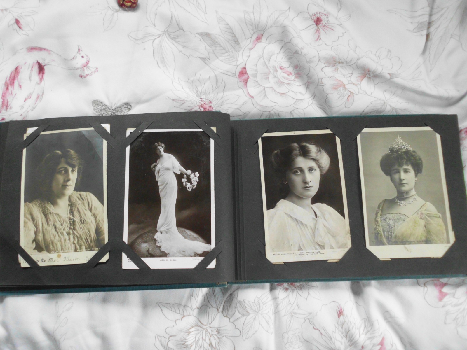 OLD SCREEN STARS PHOTO ALBUM with VARIETY STARS MALE FEMALE inc VESTA TILLEY