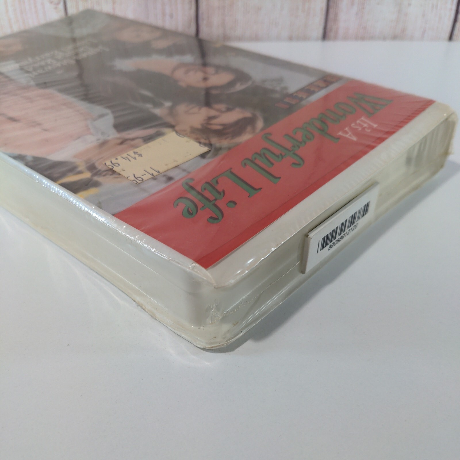 It’s A Wonderful Life (VHS , 1995) Clamshell – James Stewart Colorized Version