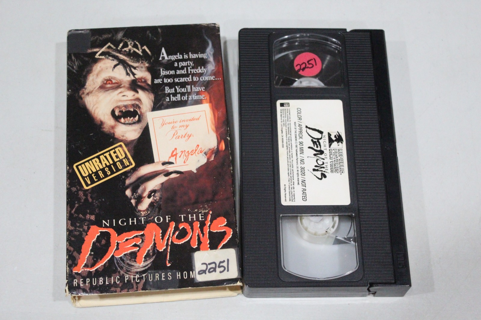 Night of The Demons Unrated Version VHS Republic Pictures Ex Rental