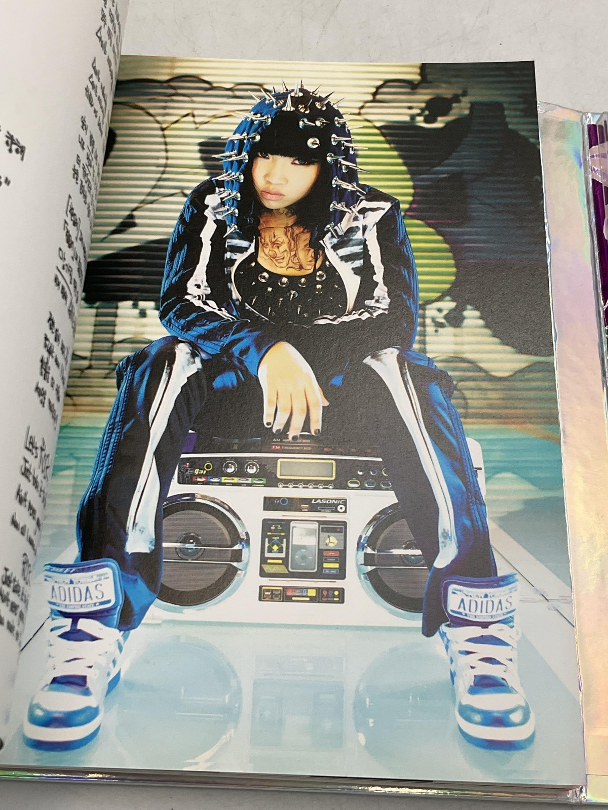 2NE1 THE FIRST ALBUM – TO ANYONE DVD 2010 Korean Pop Holographic Box Set