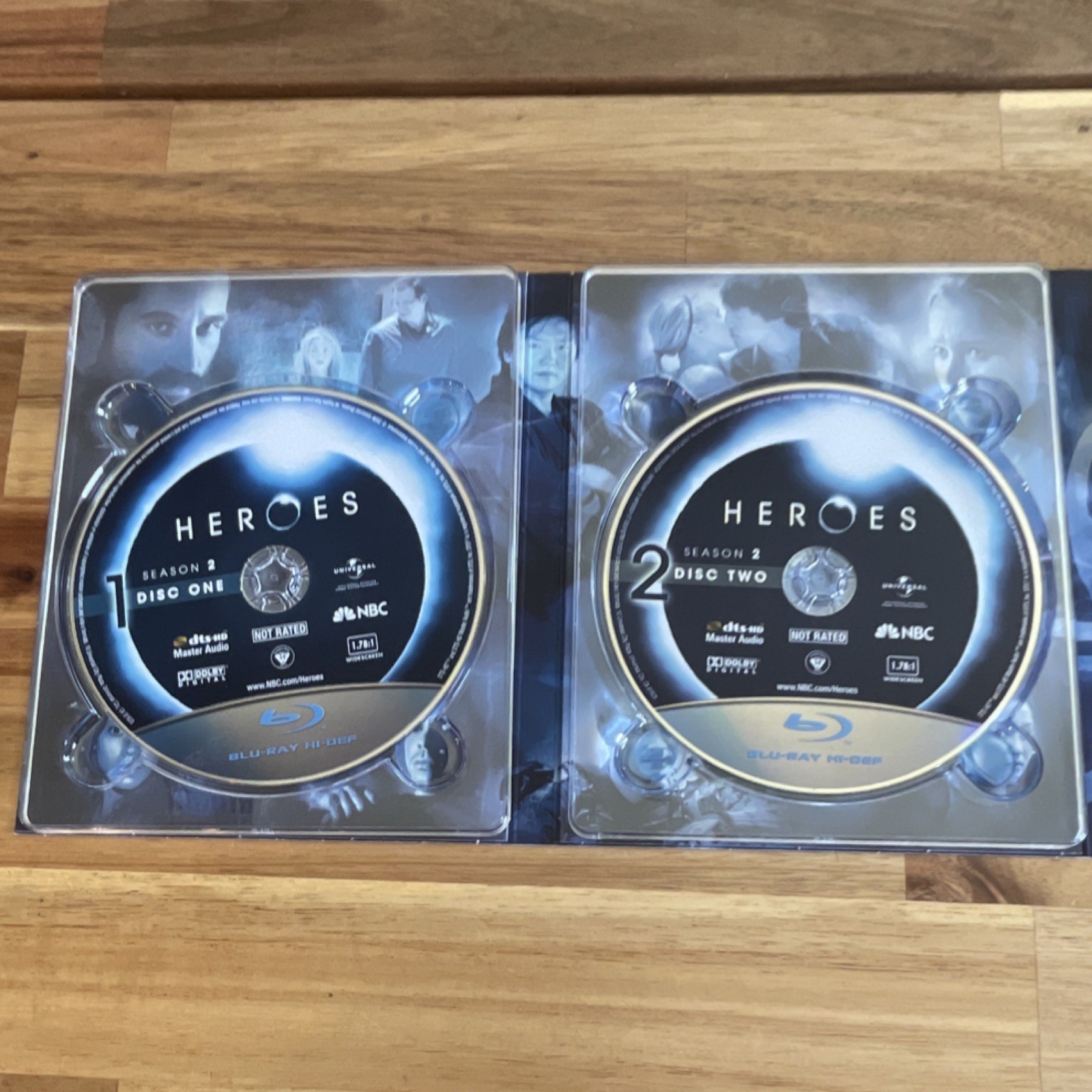 NBC Heroes Season 2 Blu-ray Box Set Hero Connections Deleted Scenes 4-Disc
