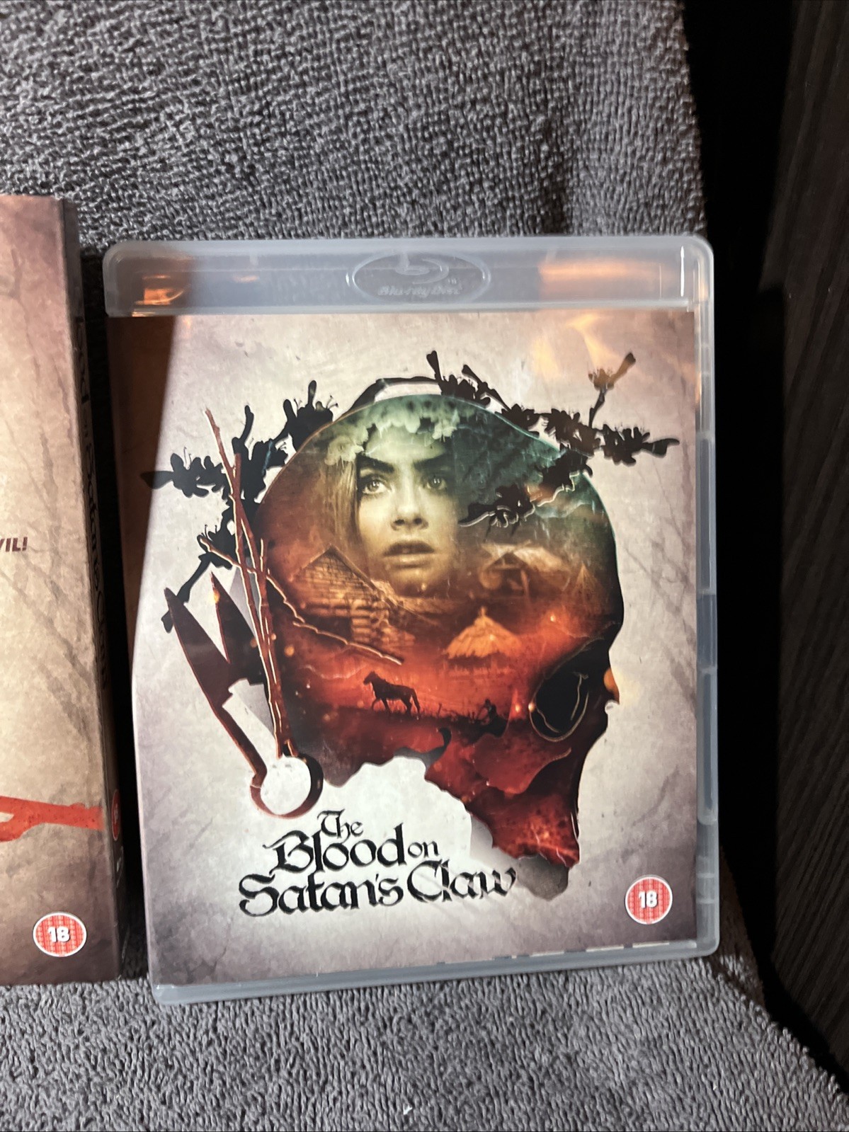 The Blood on Satan’s Claw Blu-ray 1971 REGION B Horror Poster Art Cards Import