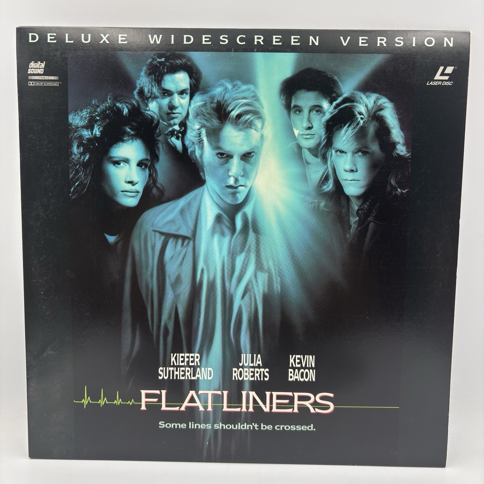“Flatliners” Deluxe Widescreen Laserdisc LD – Kiefer Sutherland Classic