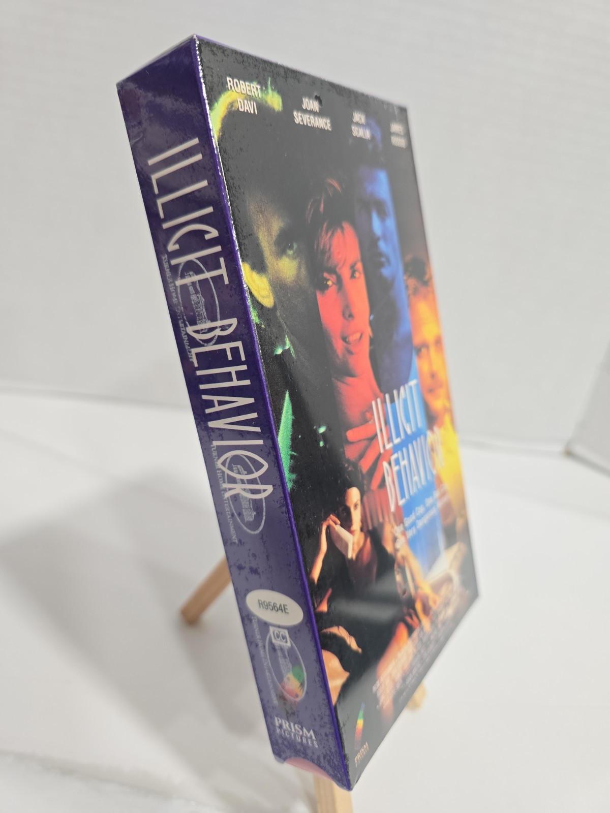 🔥 Illicit Behavior (VHS 1992) Erotic Thriller Joan Severance Robert Davi SEALED