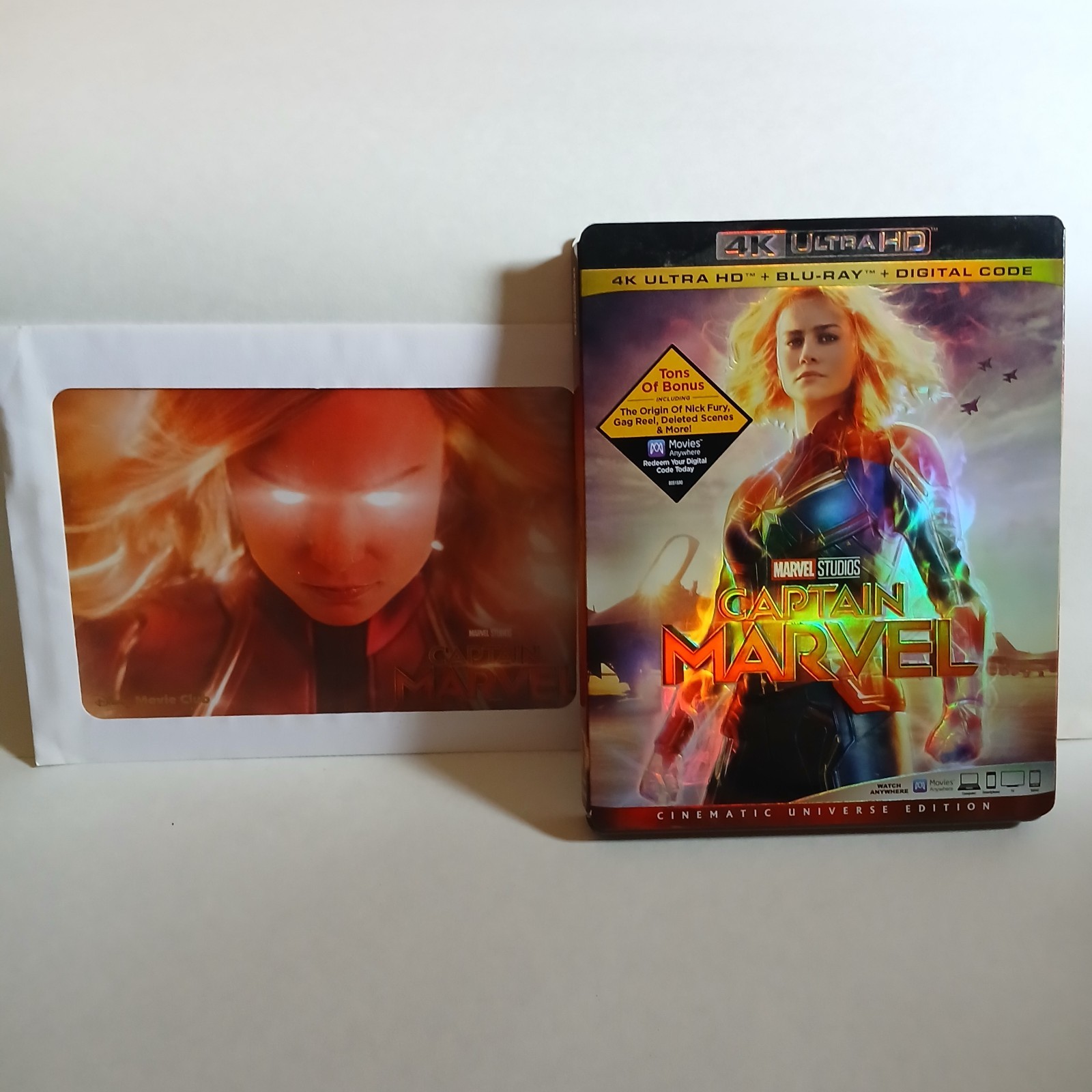 Captain Marvel [4K UHD] Like New with Disney Movieclub Lithograph