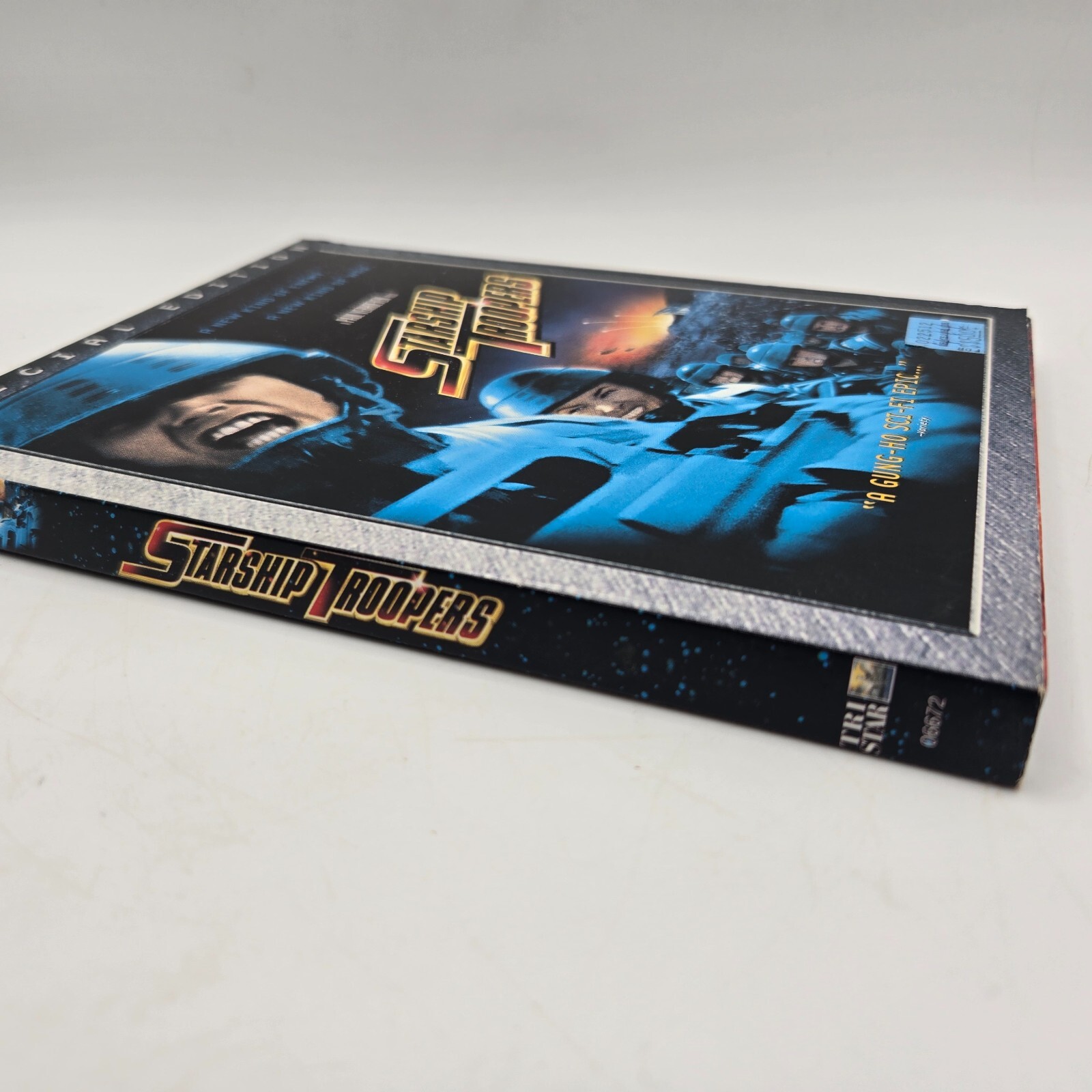 Starship Troopers DVD 2002 – 2-Disc Set – Special Edition