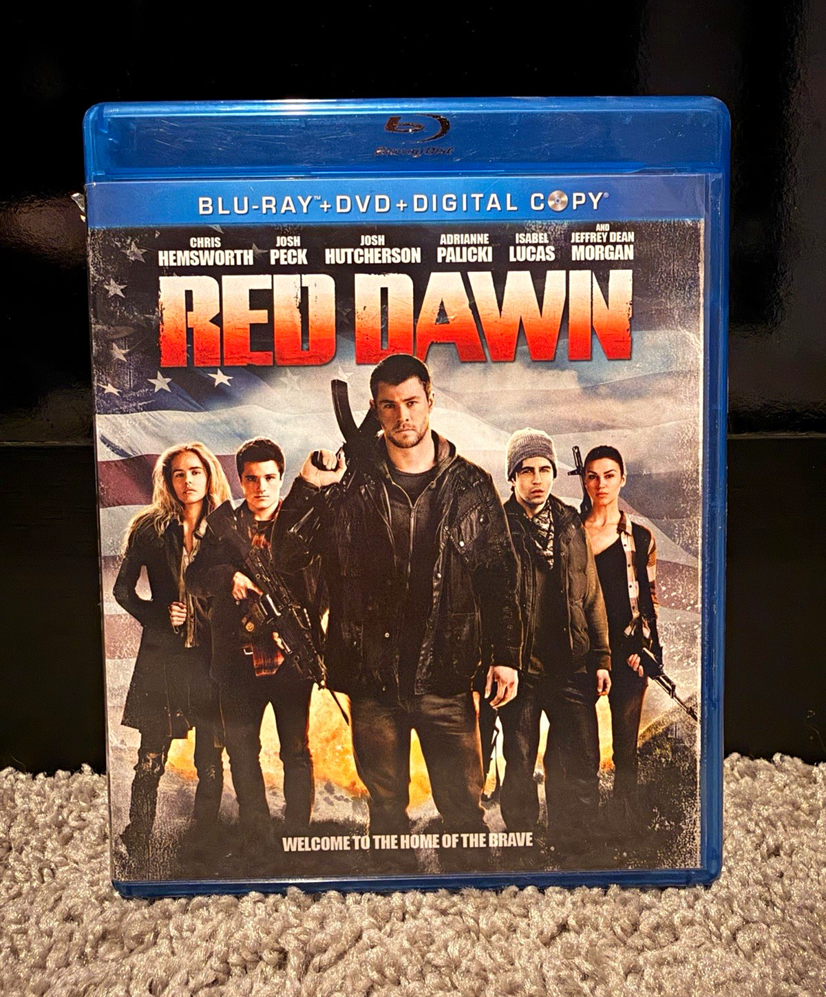 FilmDistrict Red Dawn Blu-ray+DVD+Digital Copy PG-13 2012 93 Min NTSC