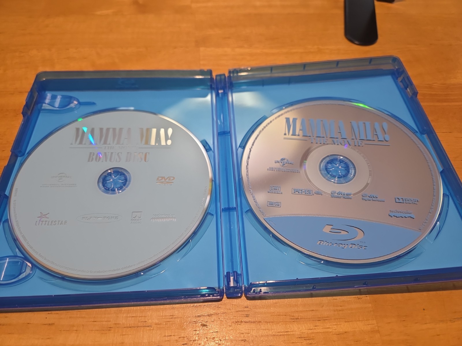 Mamma Mia! (10th Anniversary Edition) (Blu-ray & DVD, 2008), Streep, Brosnan