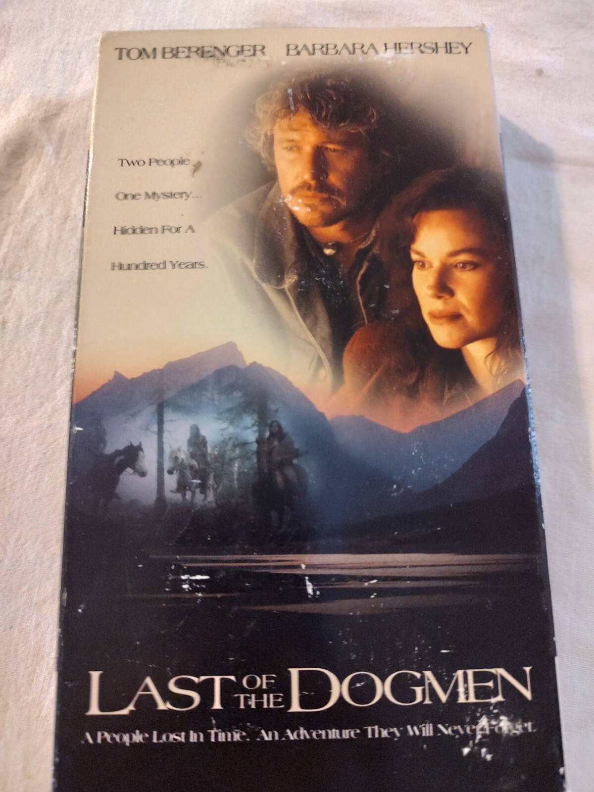 VHS Last Of The Dogmen Tom Berenger Action Adventure 118 Minutes 1995 HBO