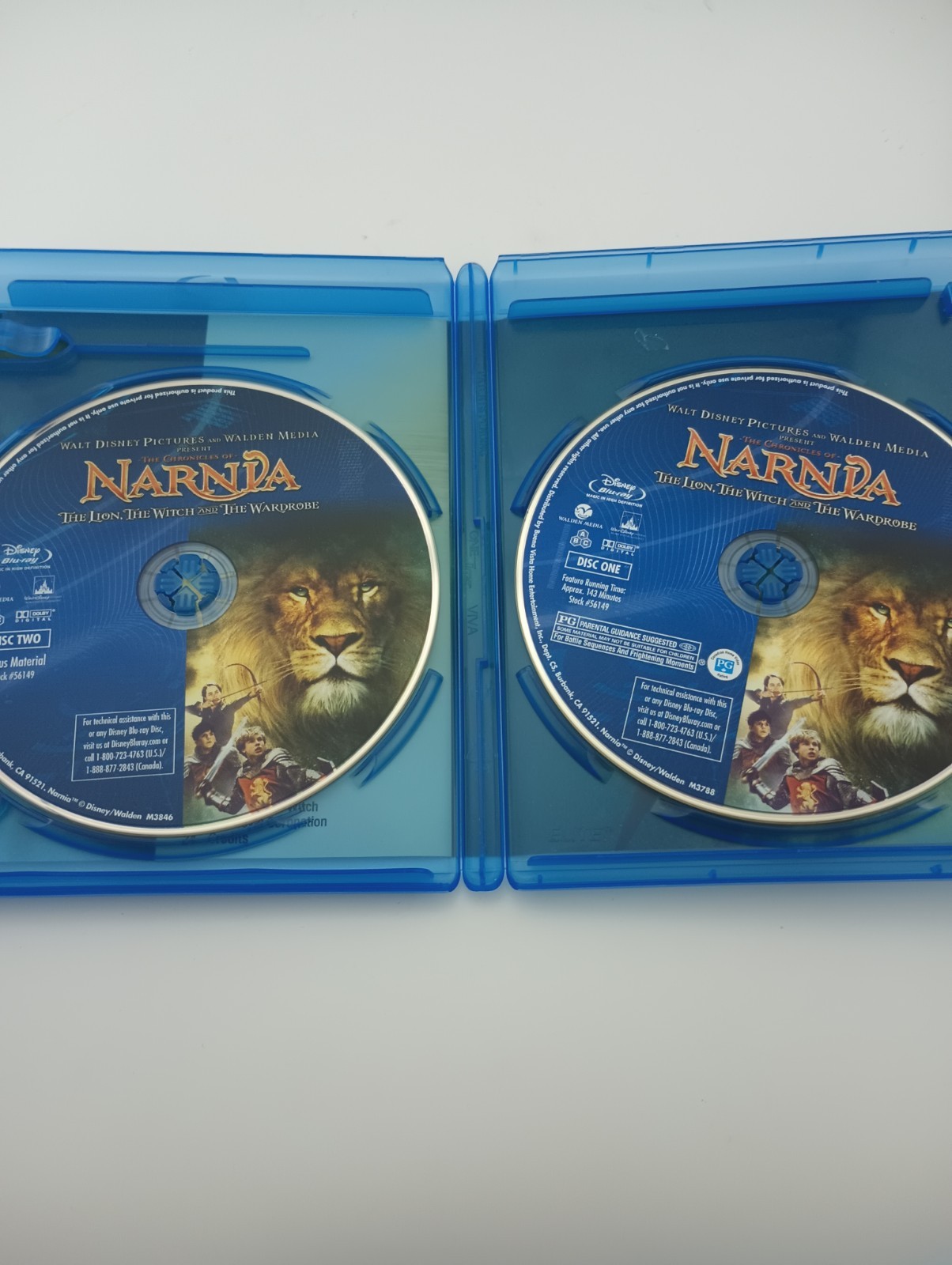 The Chronicles of Narnia: The Lion, the Witch and the Wardrobe Blu-ray slipcover