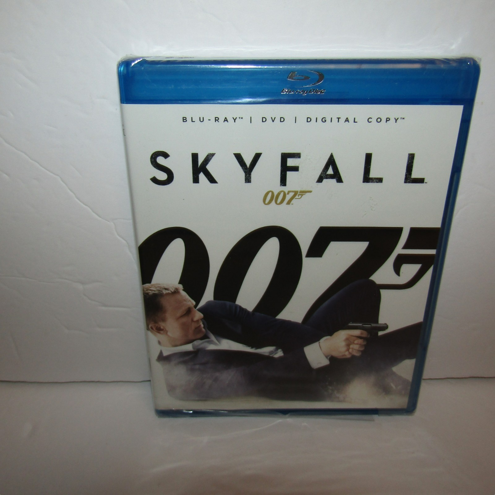 Skyfall Blu-ray / DVD Daniel Craig Brand New 007 Movie Widescreen Torn Wrapper
