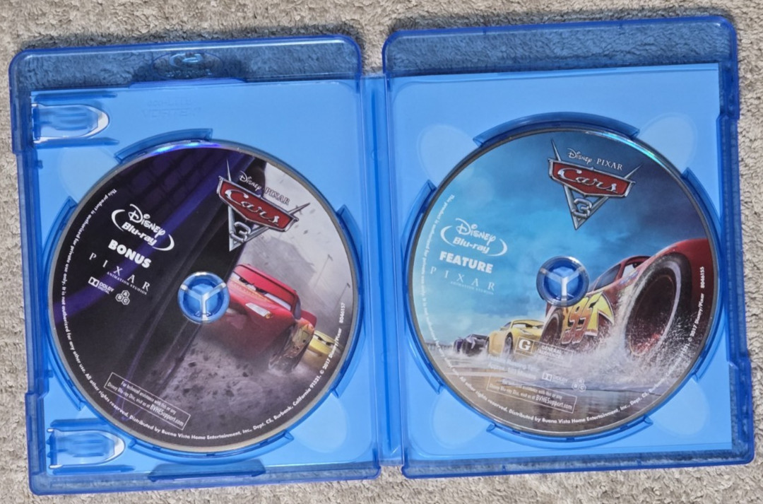 PIXAR – DISNEY – CARS 3 – BLU RAY & DVD COMBO – 2017 – OWEN WILSON