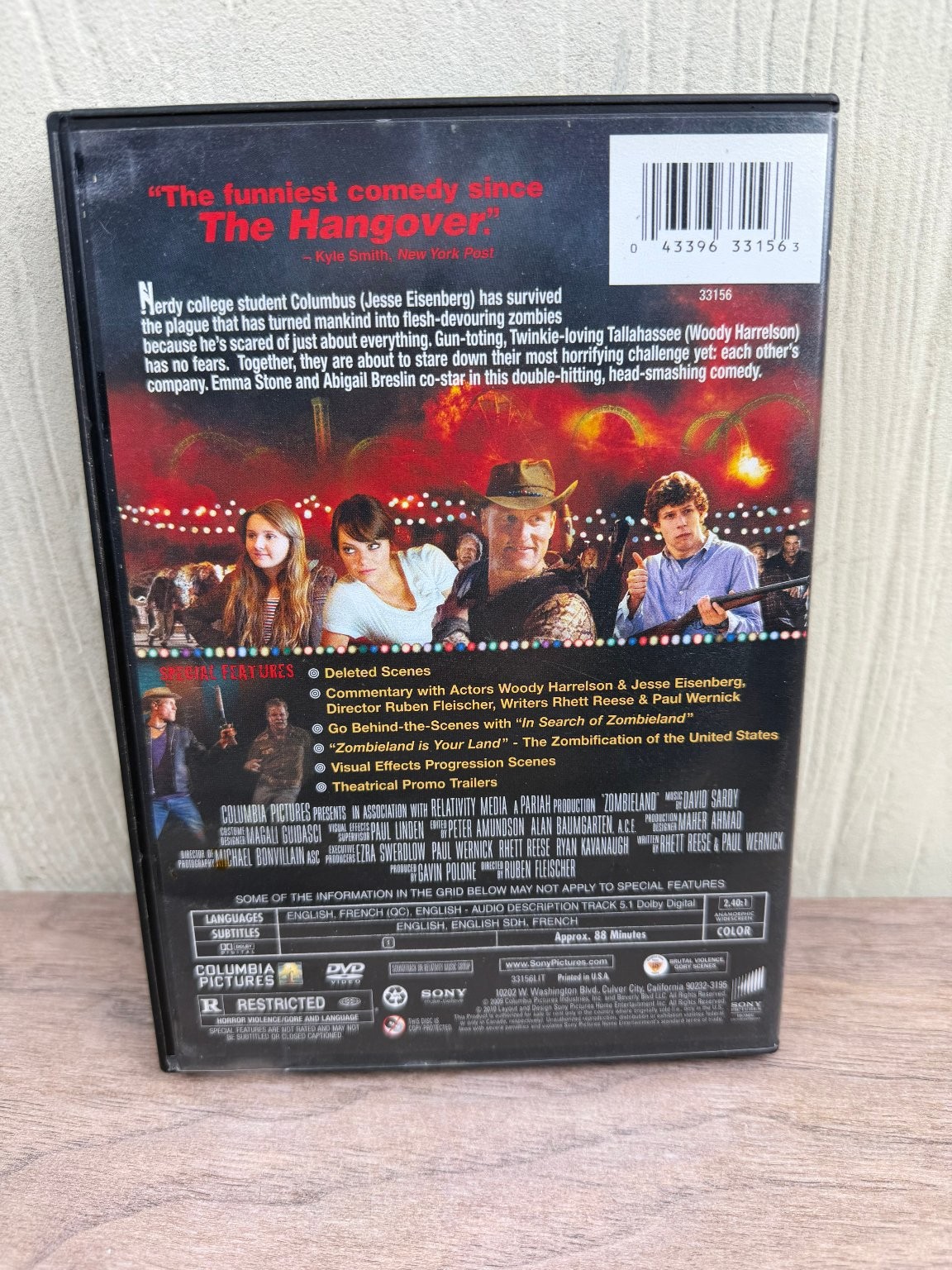Zombieland DVD 2009 Woody Harrelson Jesse Eisenberg Emma Stone Abigail Breslin