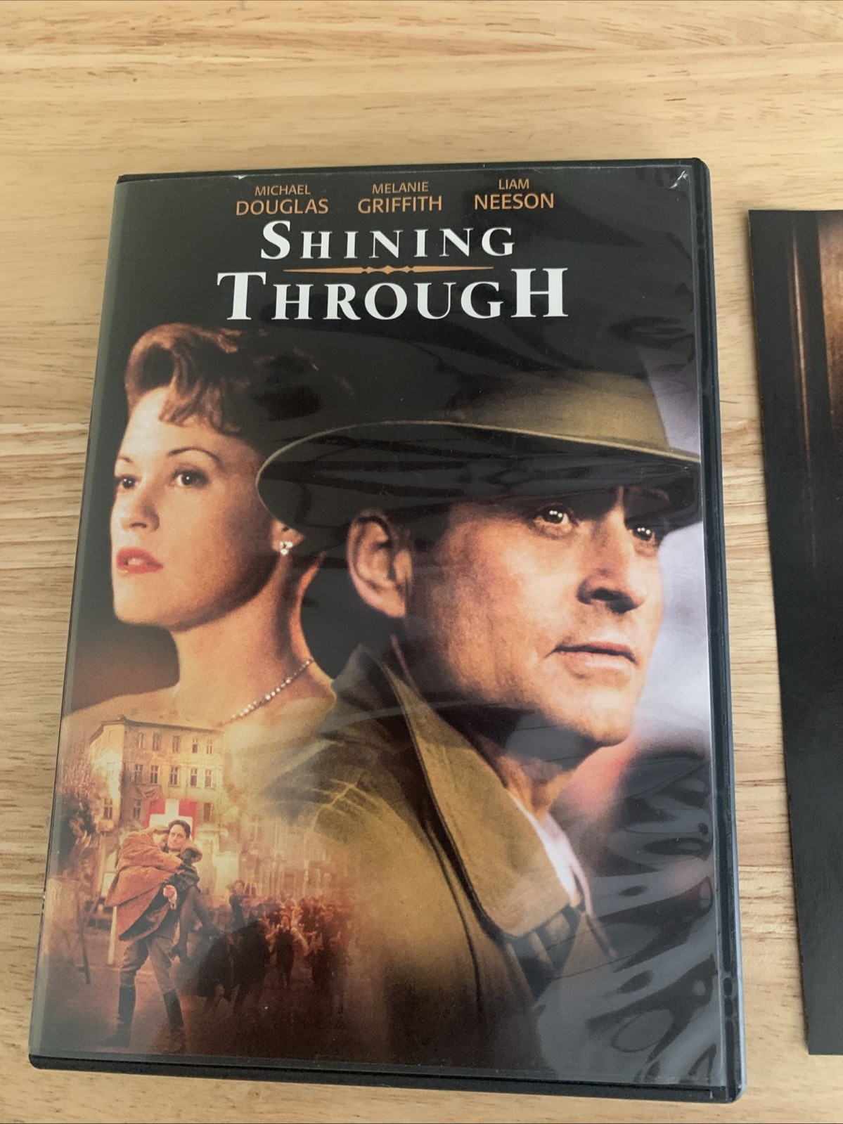 Shining Through (DVD)Michael Douglas Melanie Griffith Liam Neeson -Authentic US